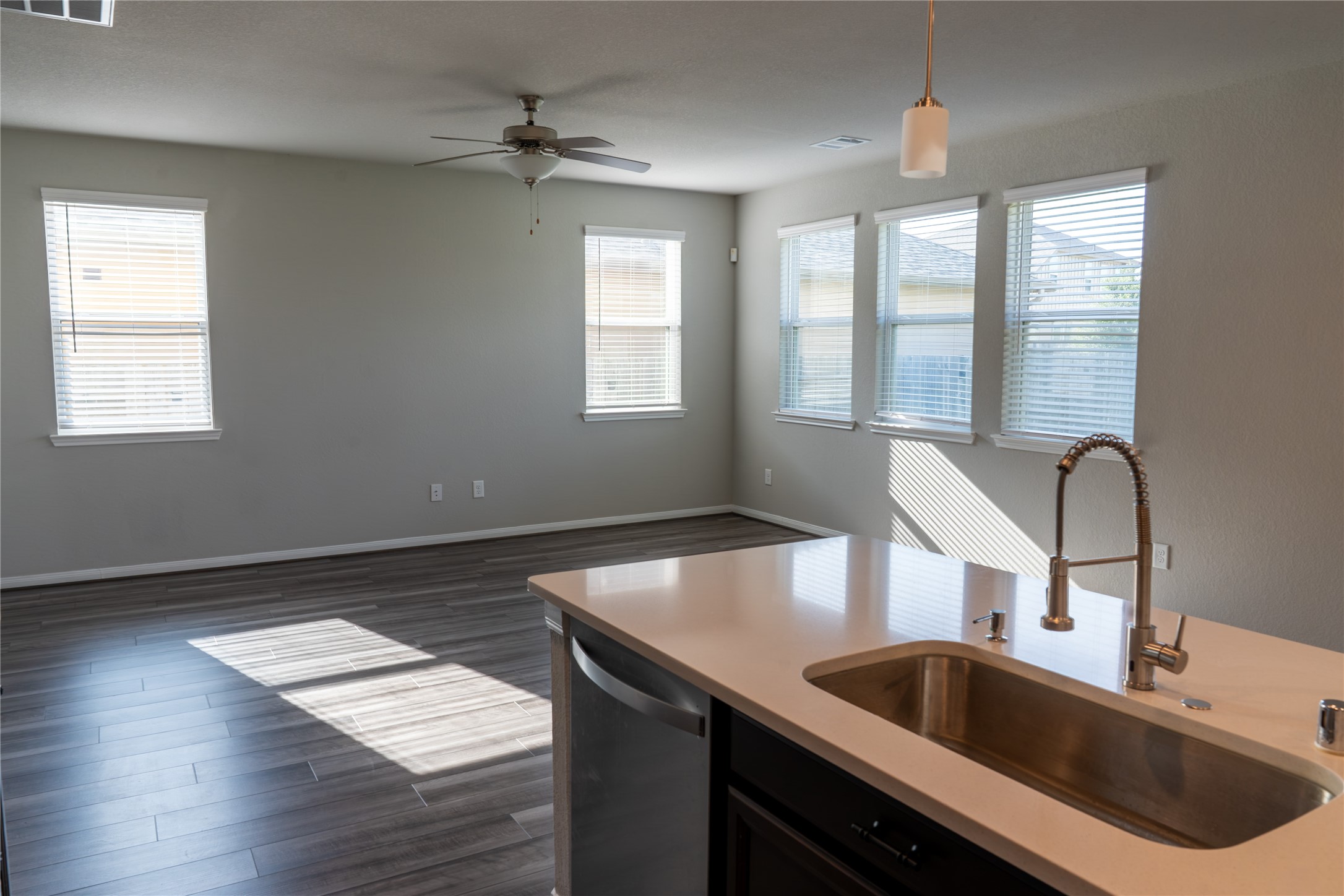 7010 Silverleaf Oak Street Property Photo 11