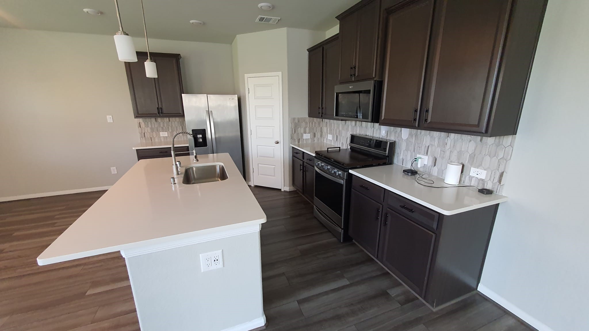7010 Silverleaf Oak Street Property Photo 12
