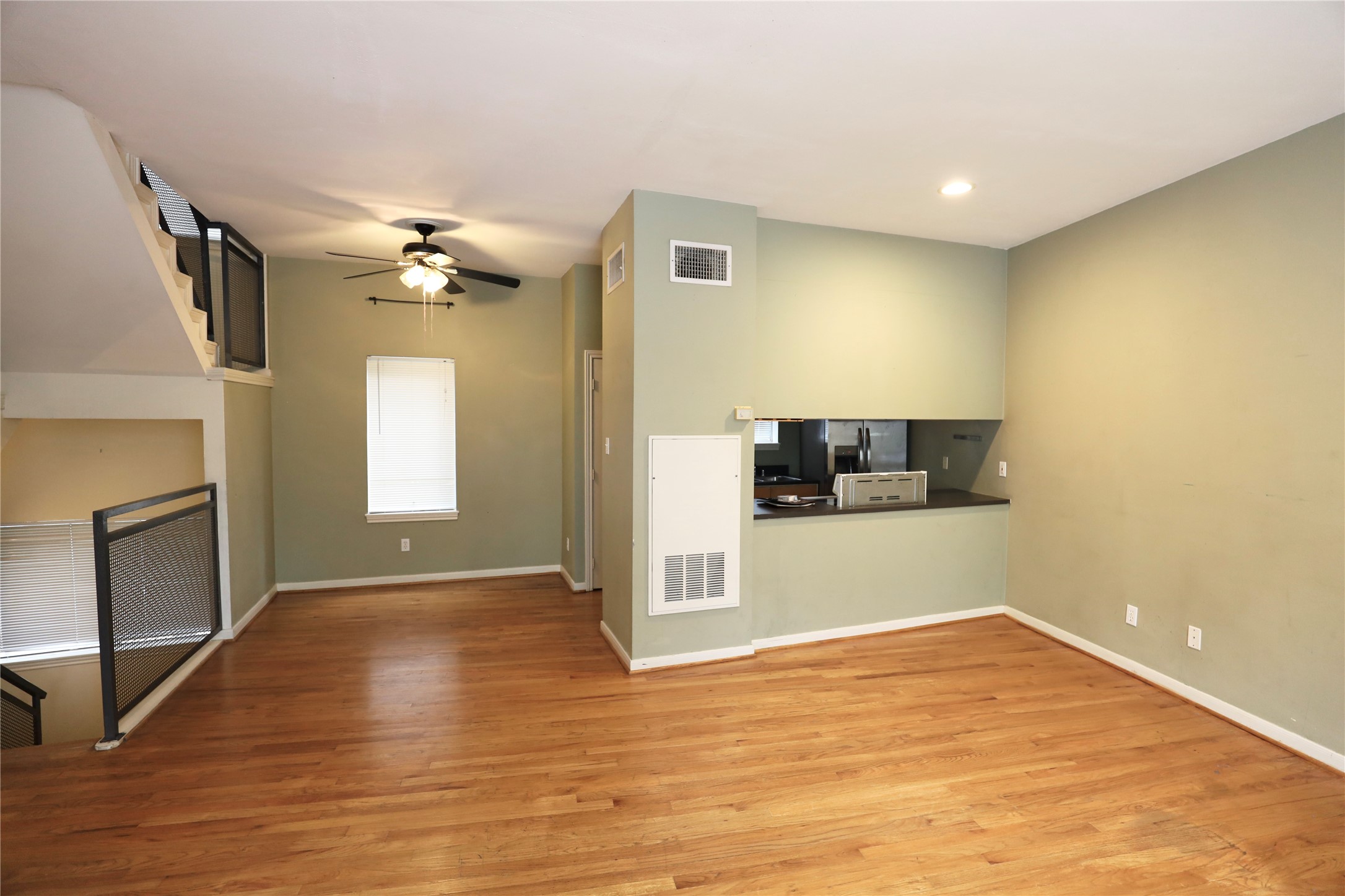 404 Rosalie Property Photo 5