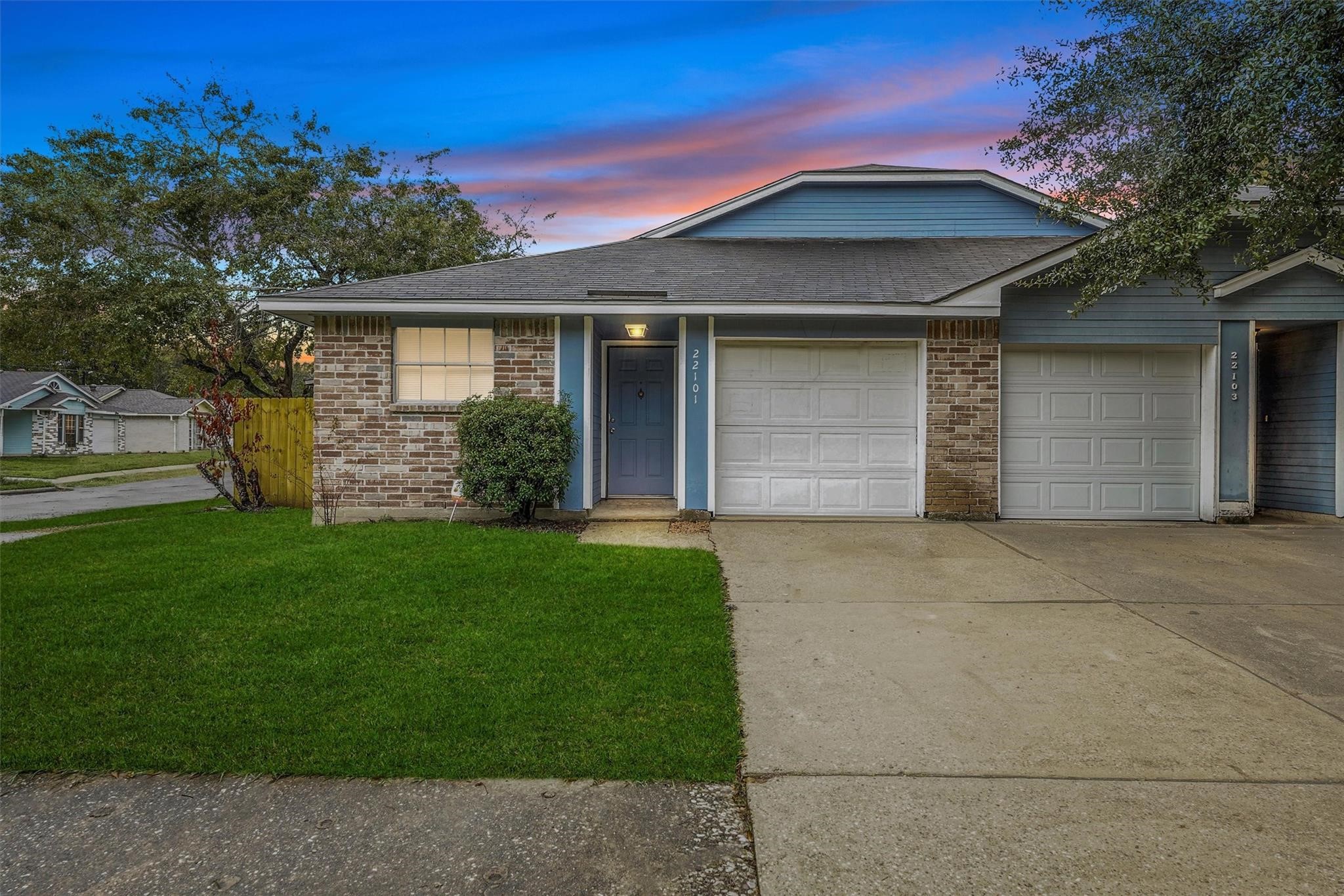 22101 Moss Falls Lane Property Photo 1