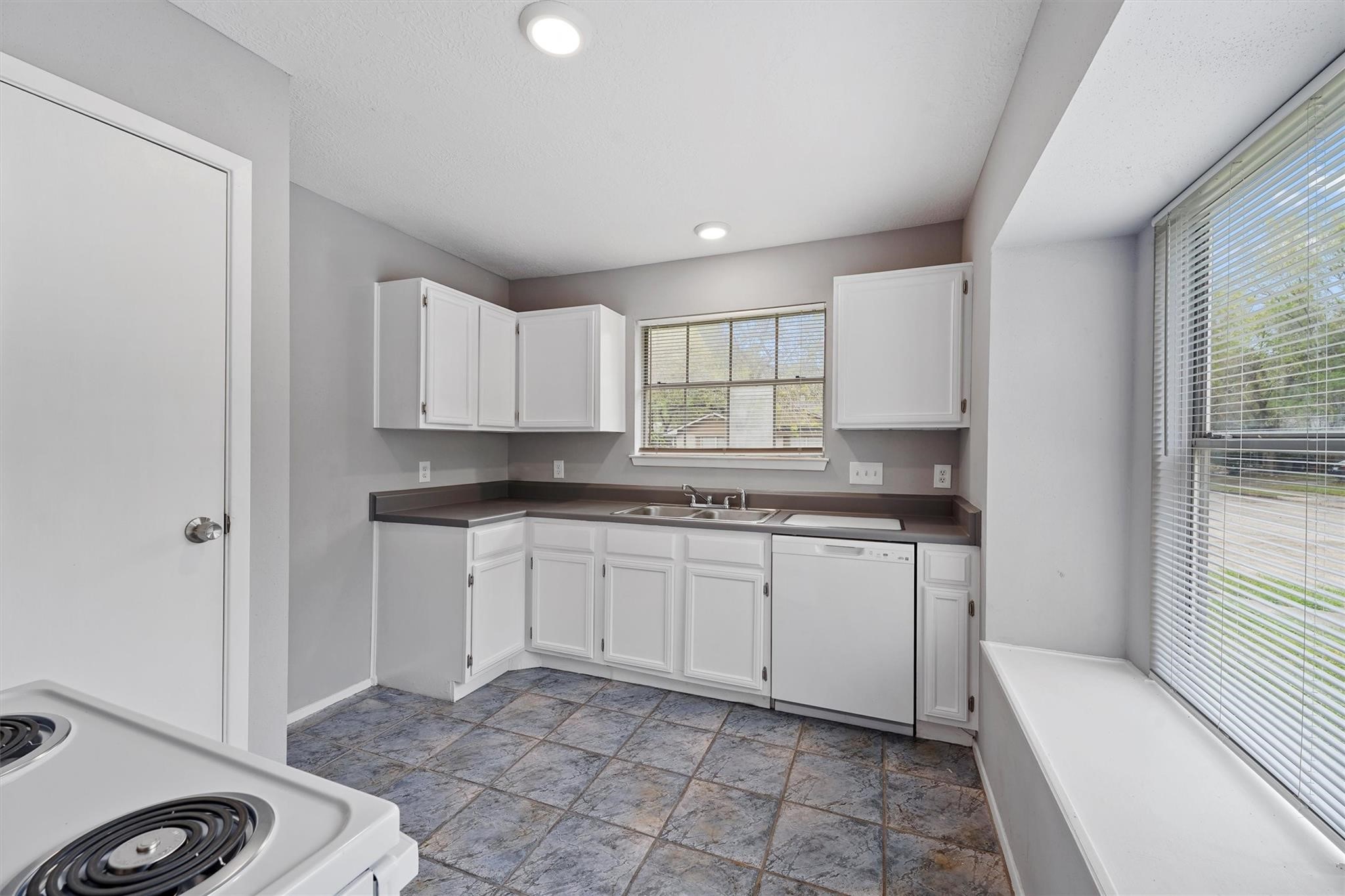 22101 Moss Falls Lane Property Photo 9