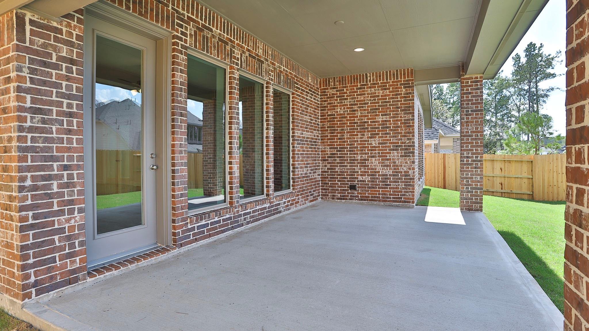 29869 Amber Brook Drive, Magnolia Tx 77354 Property Photo 16