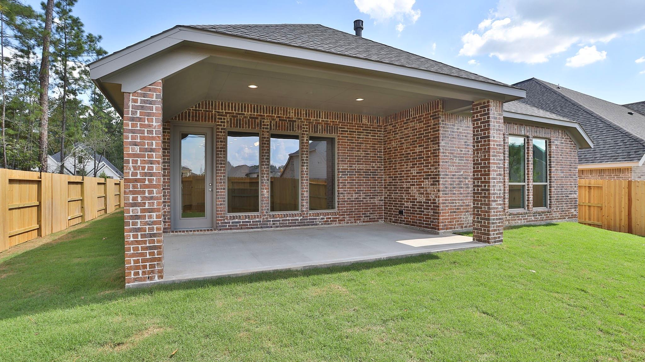 29869 Amber Brook Drive, Magnolia Tx 77354 Property Photo 17