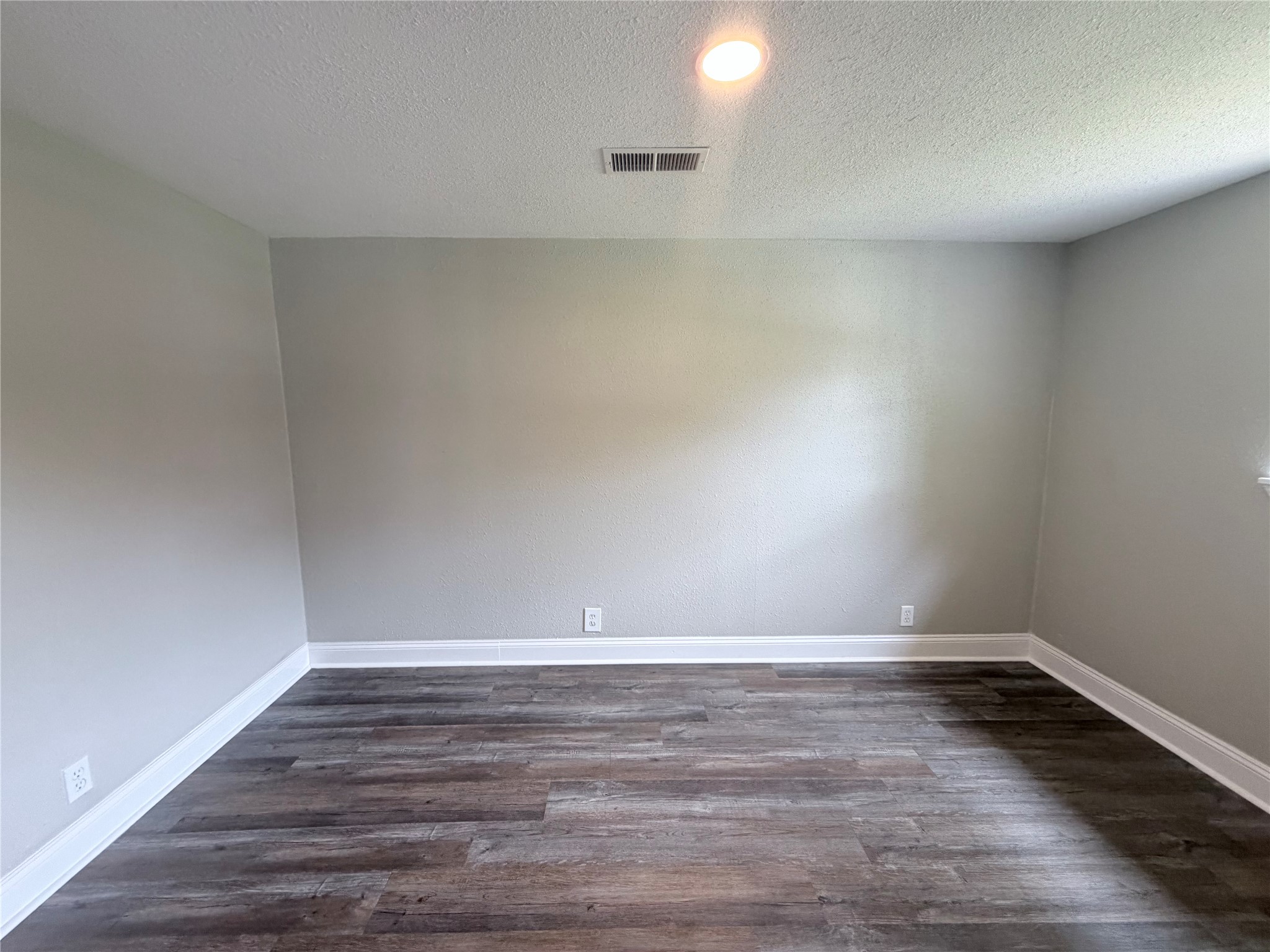 3421 Colorado Avenue Property Photo 9