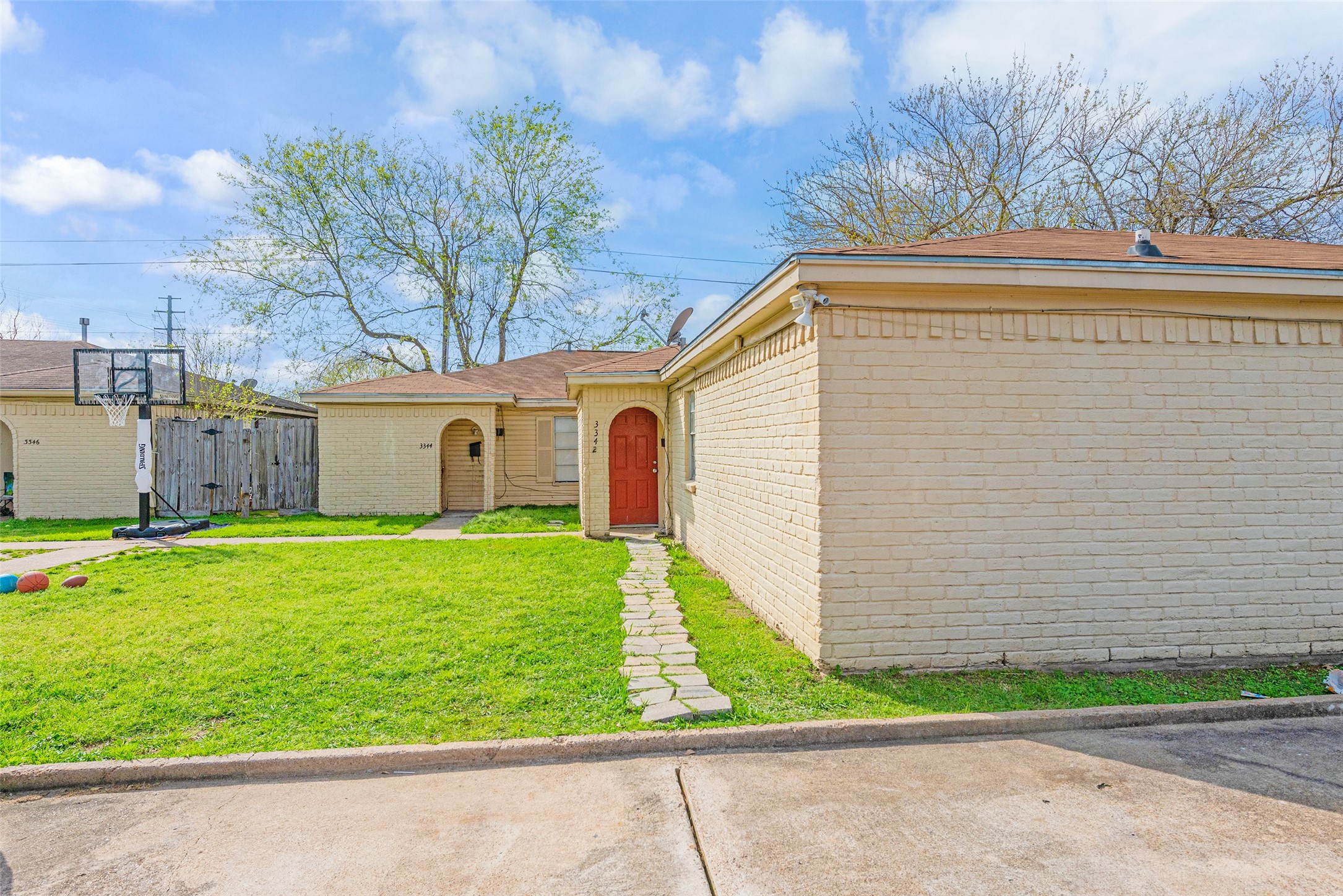 3344 Scotch Moss Lane Property Photo 2
