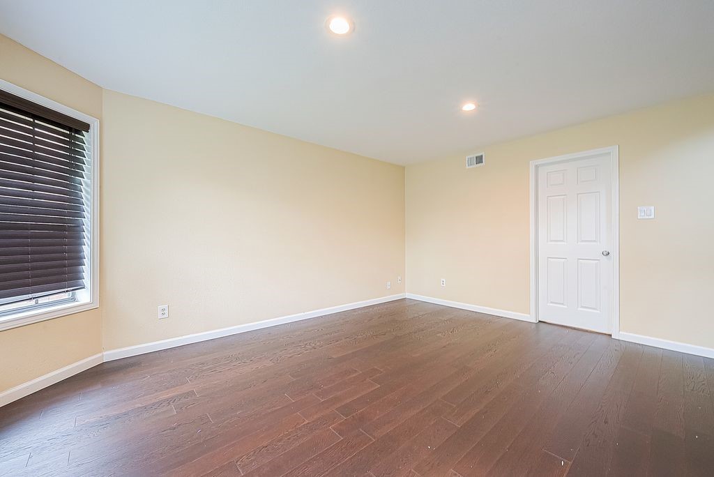 2039 Shorewood Lane Property Photo 7