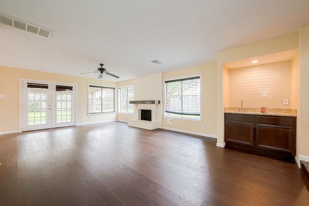 2039 Shorewood Lane Property Photo 11