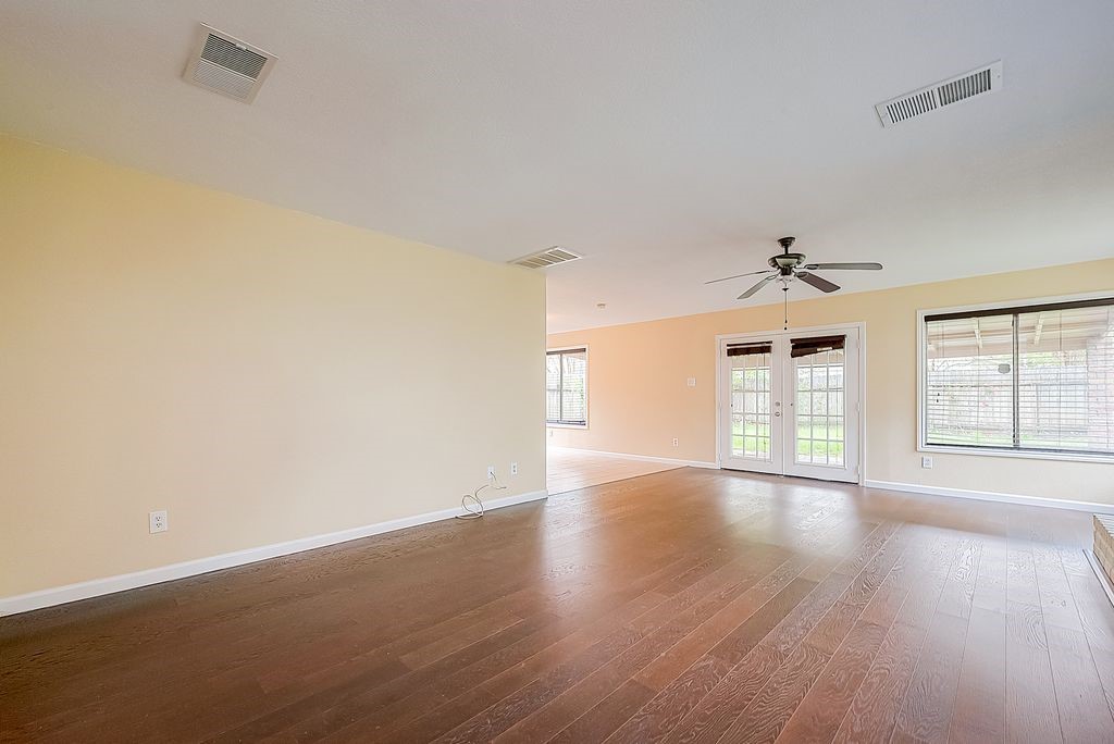 2039 Shorewood Lane Property Photo 13