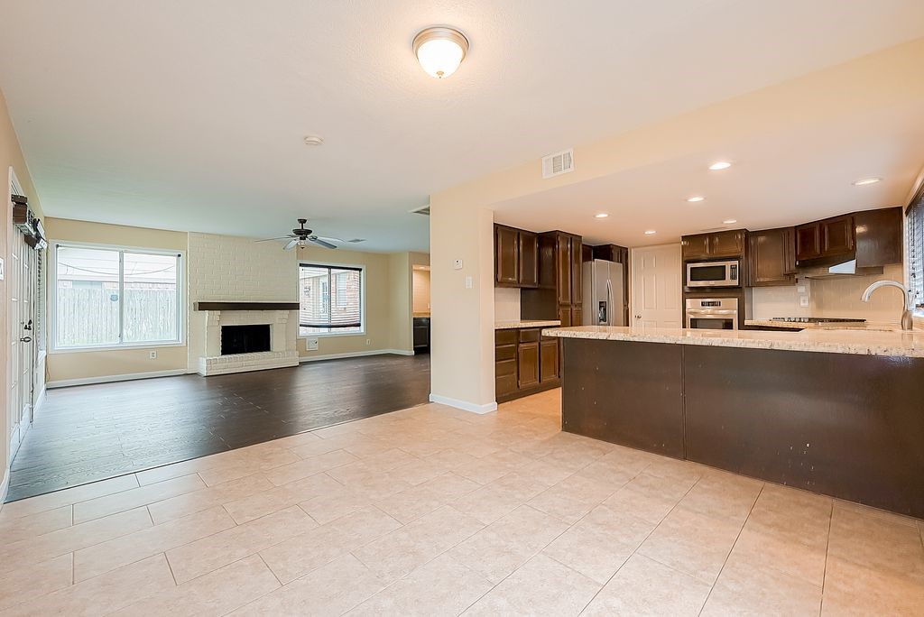 2039 Shorewood Lane Property Photo 16