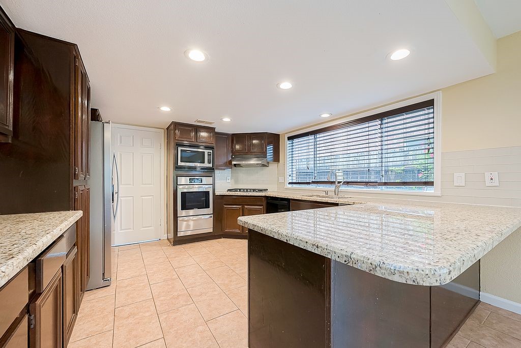 2039 Shorewood Lane Property Photo 17