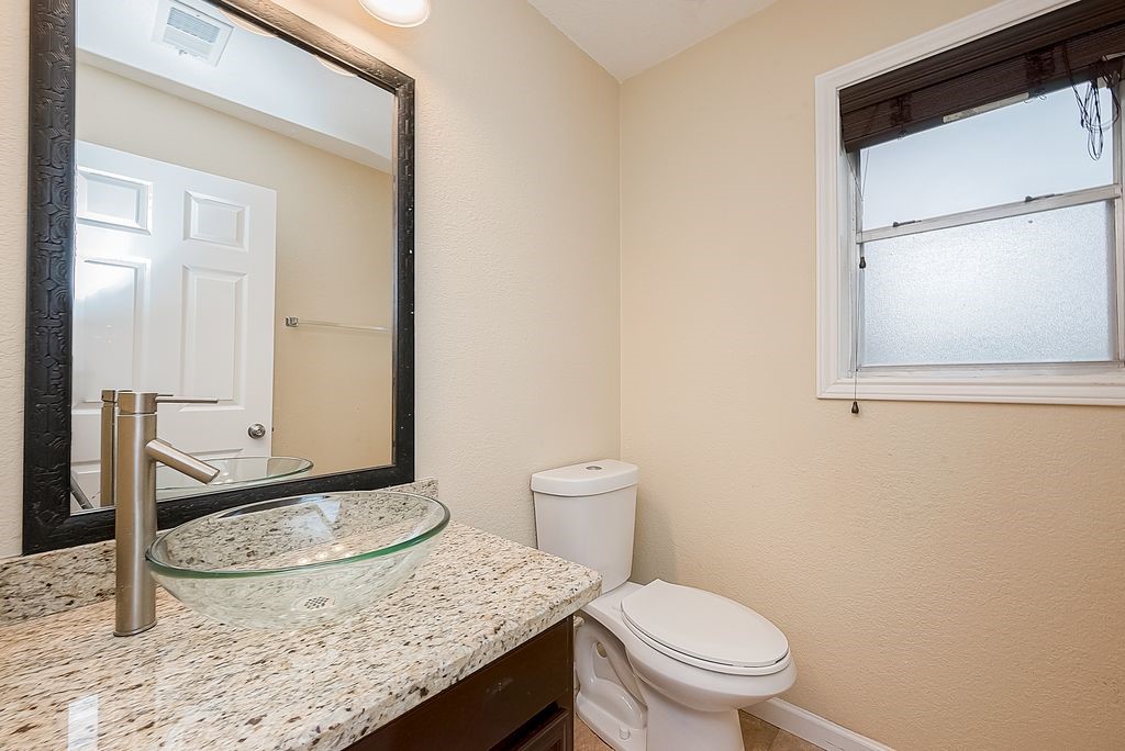 2039 Shorewood Lane Property Photo 24