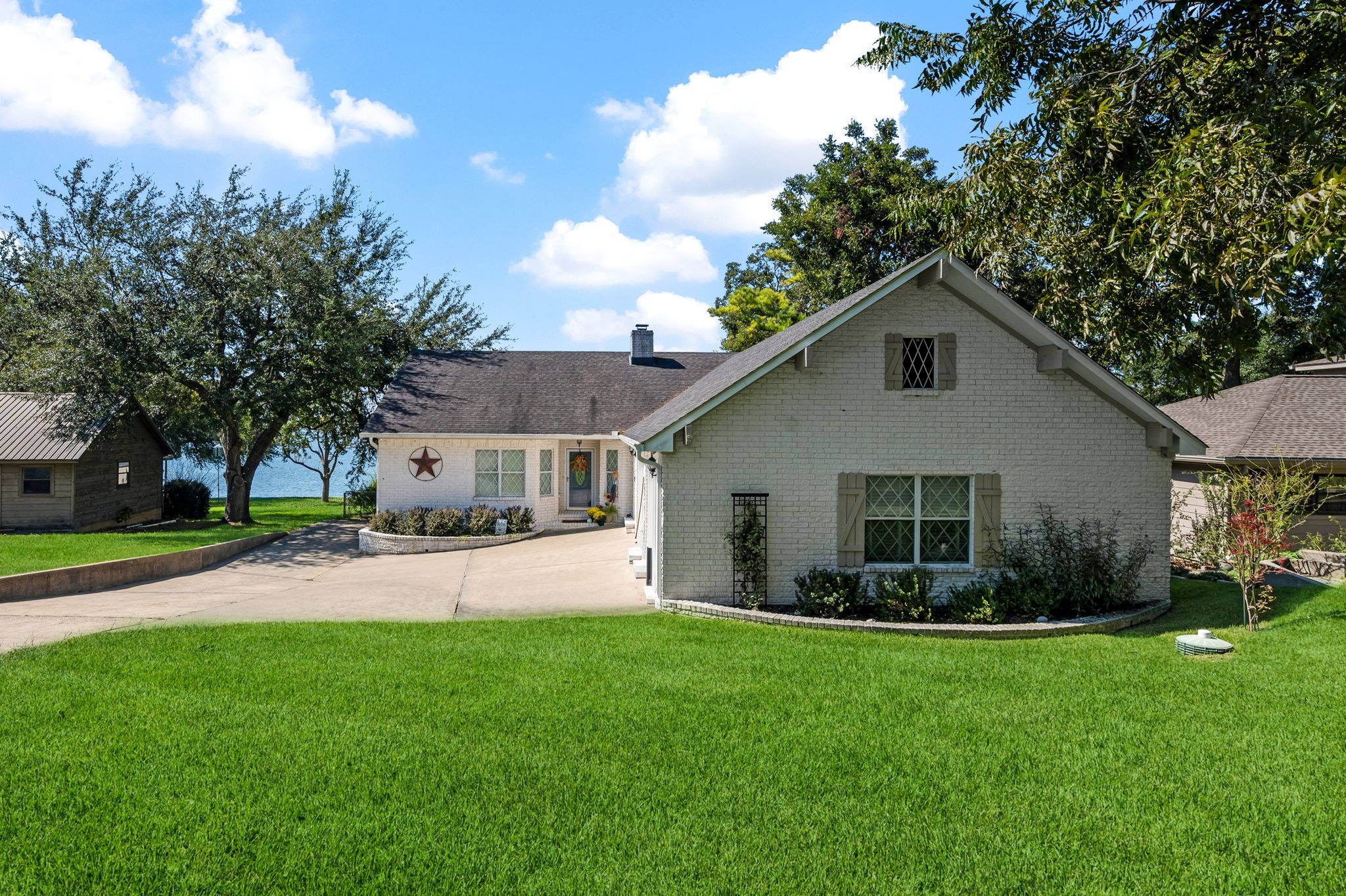 235 Mallard Point Property Photo 1