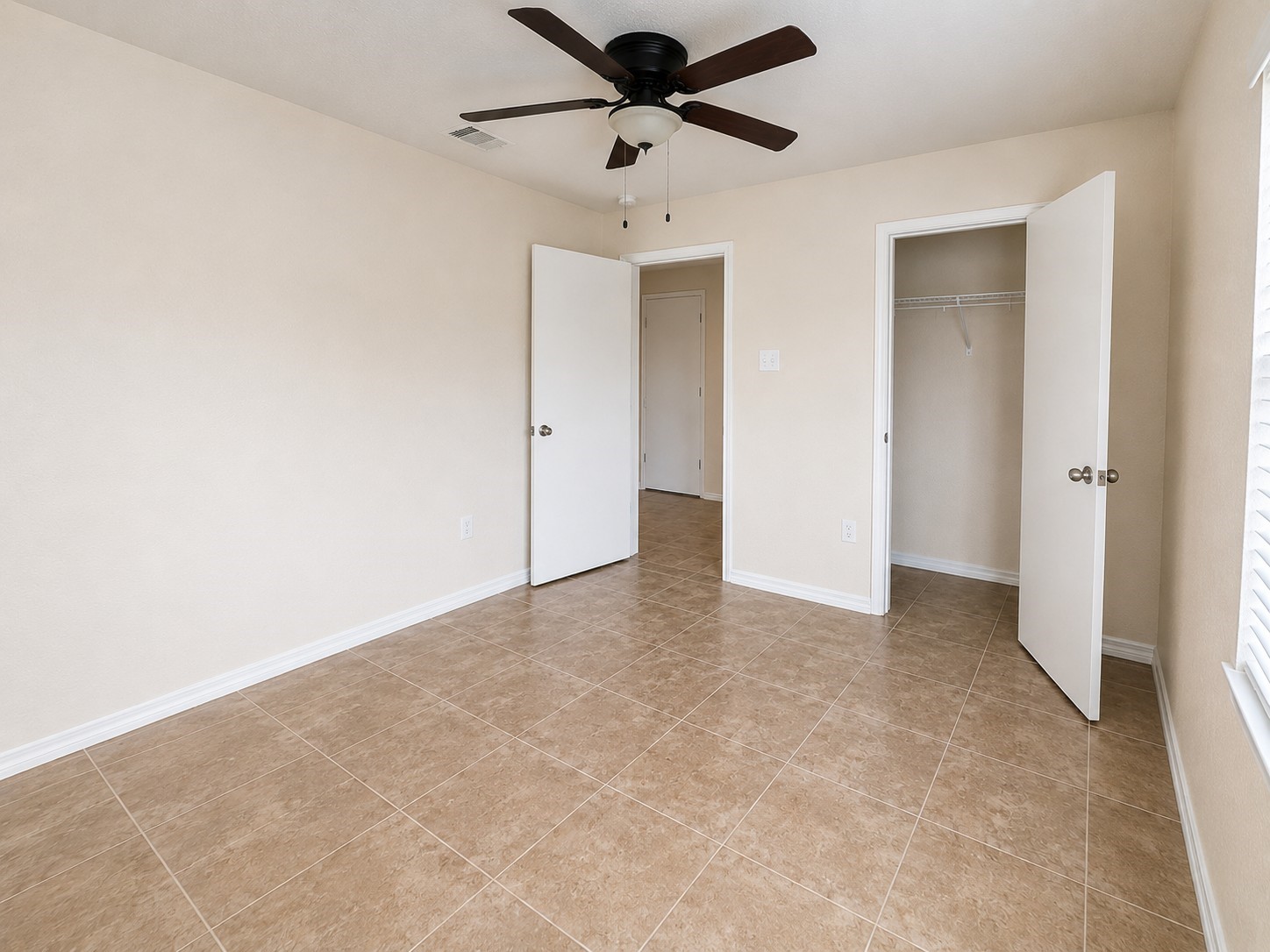 1518 Perennial Lane Property Photo 8