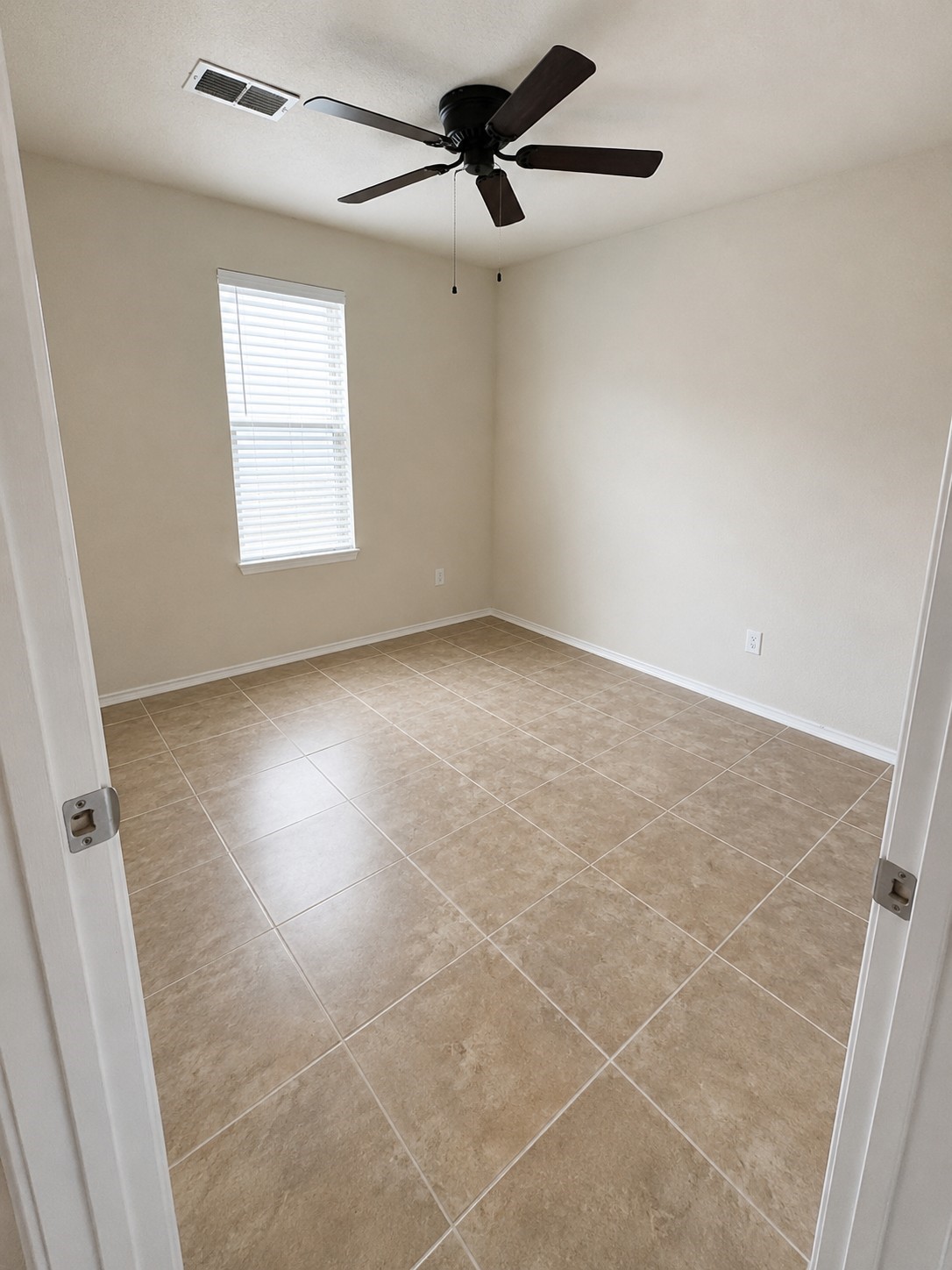 1518 Perennial Lane Property Photo 9