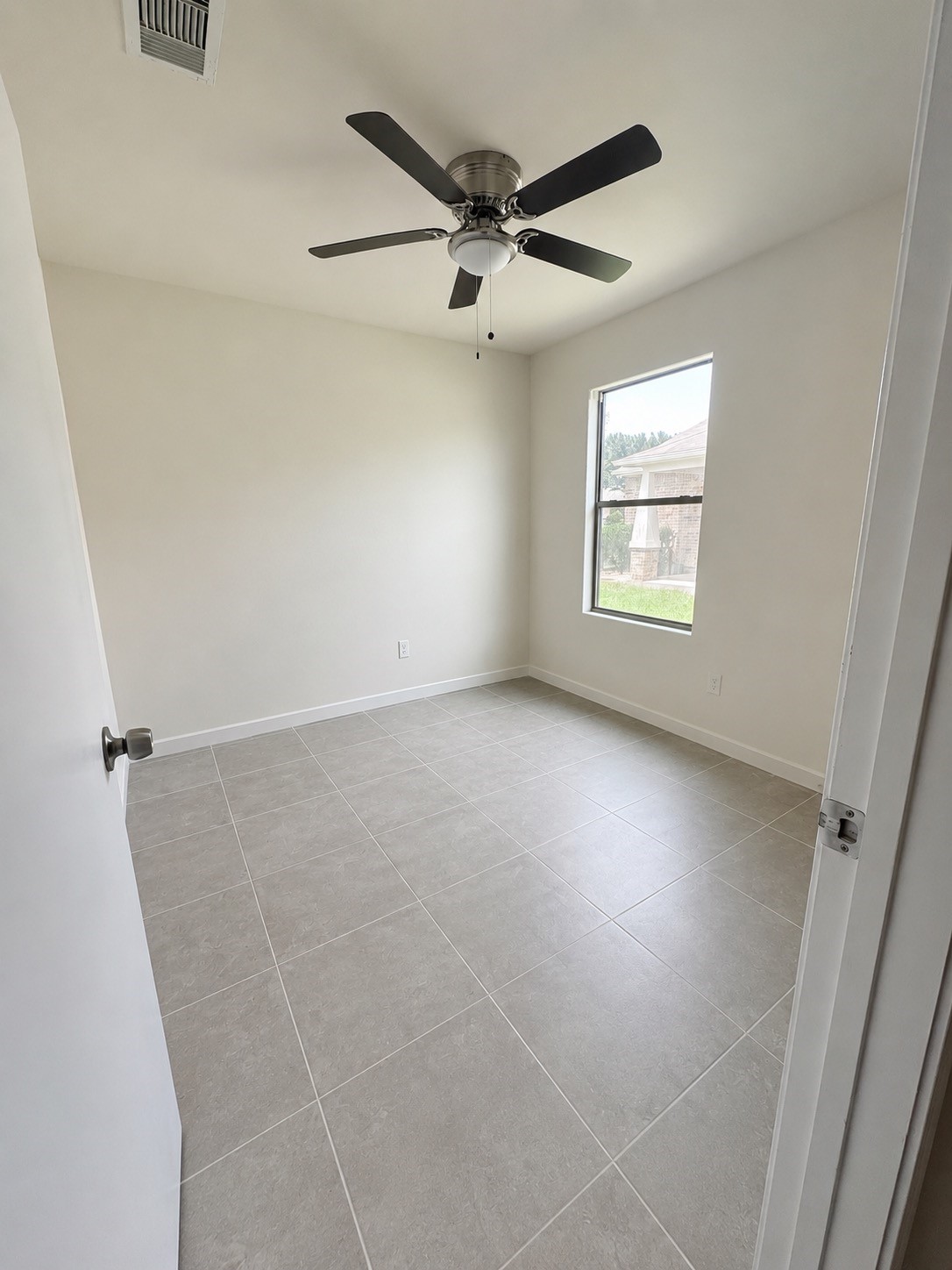 1518 Perennial Lane Property Photo 10
