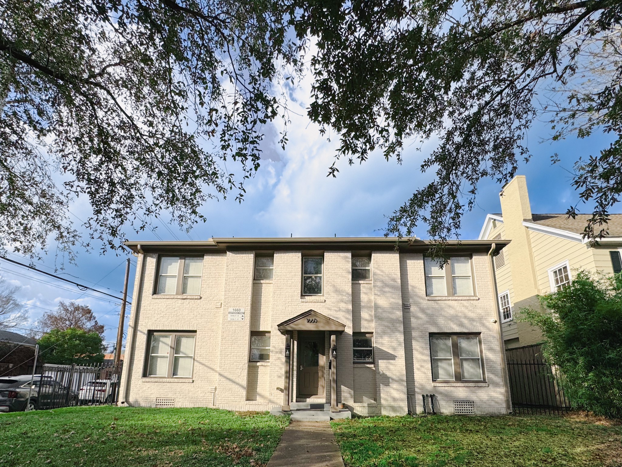 1660 Hawthorne Street Property Photo 1