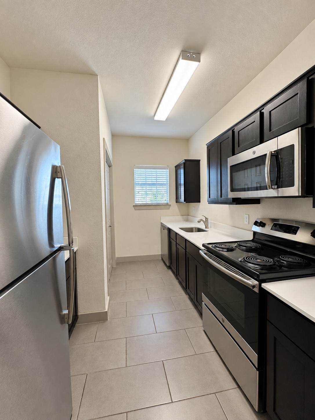 1660 Hawthorne Street Property Photo 4