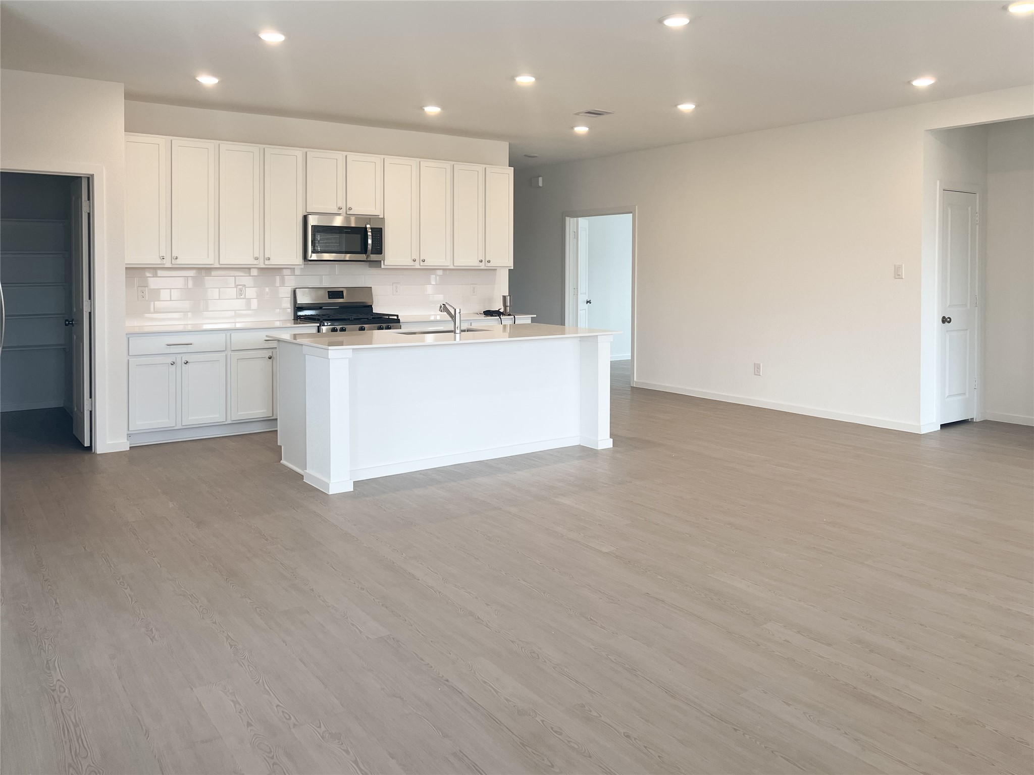 10618 Crimson Trace Property Photo 4