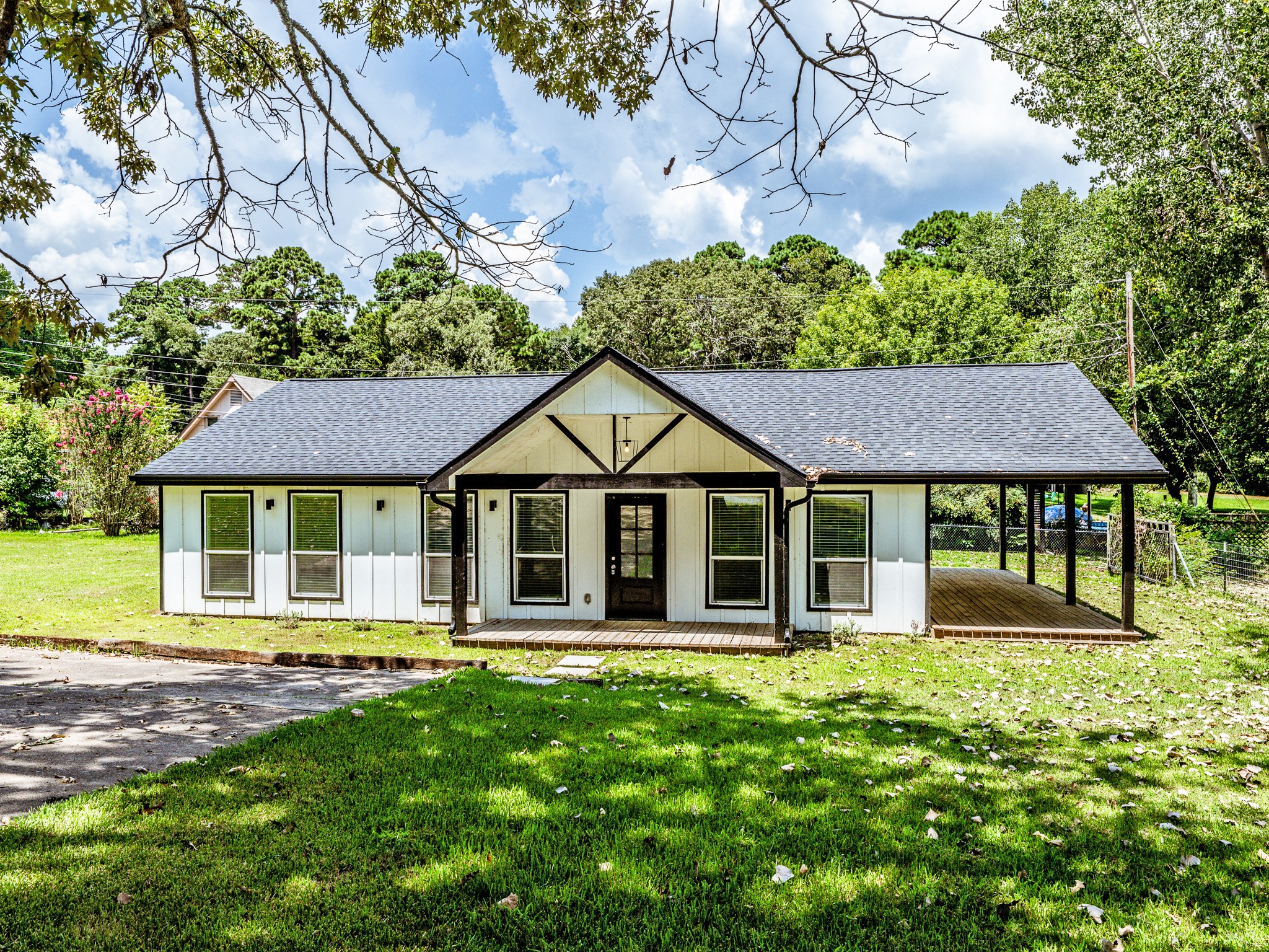 161 Lakeway Circle Property Photo 1