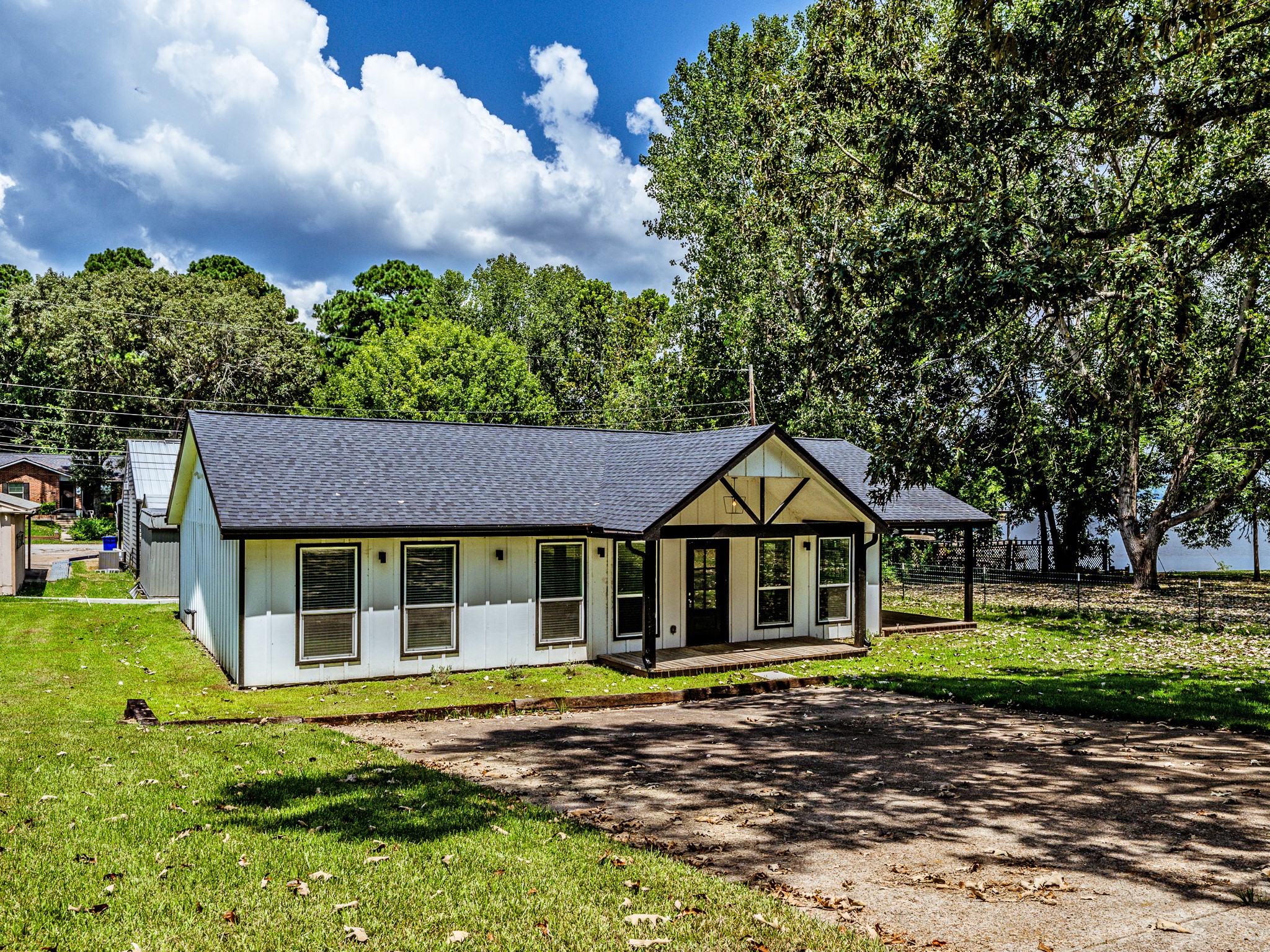 161 Lakeway Circle Property Photo 2