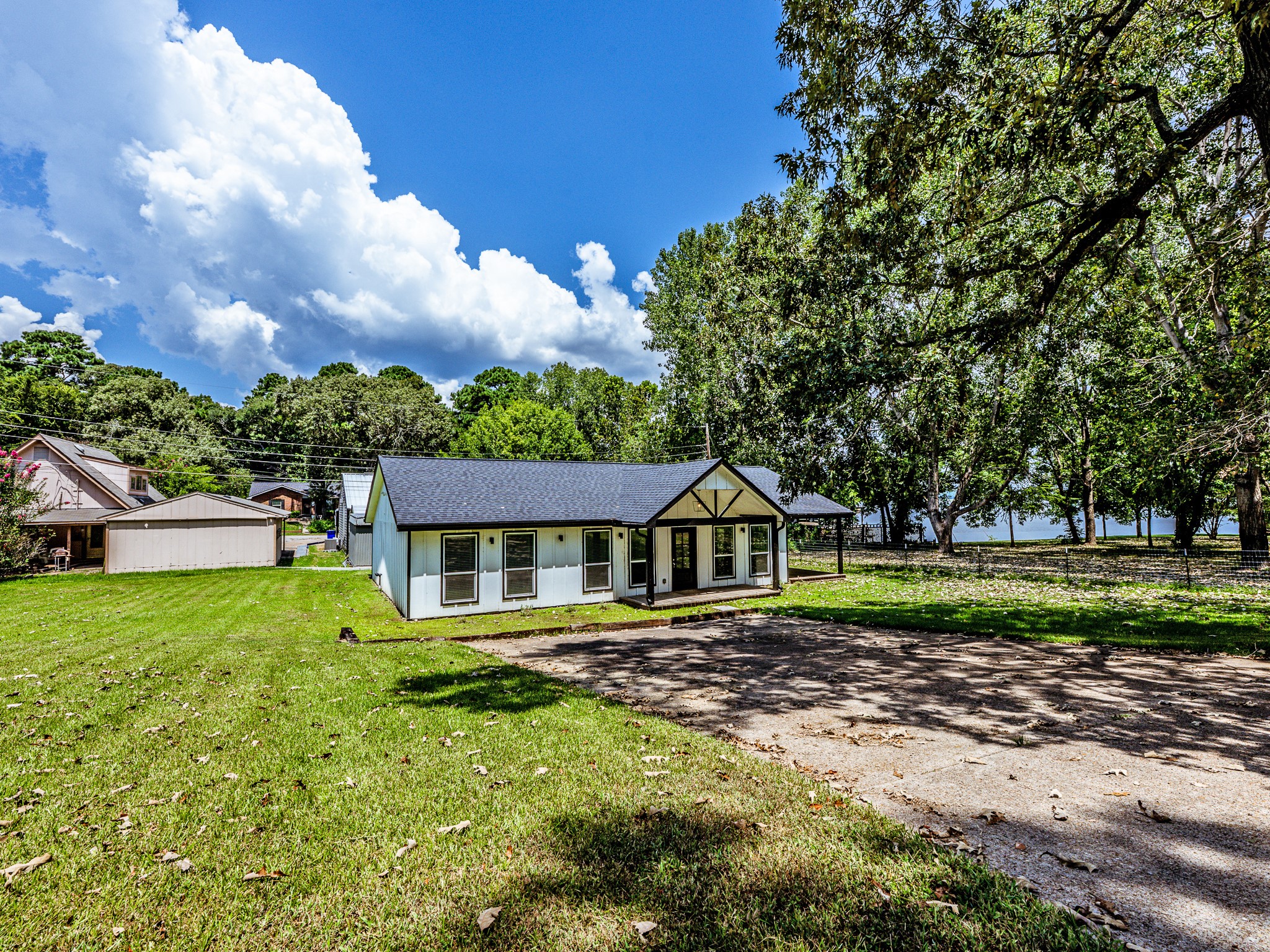 161 Lakeway Circle Property Photo 8