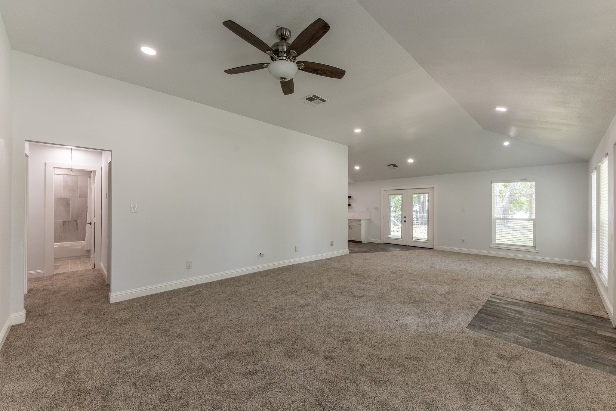 161 Lakeway Circle Property Photo 9