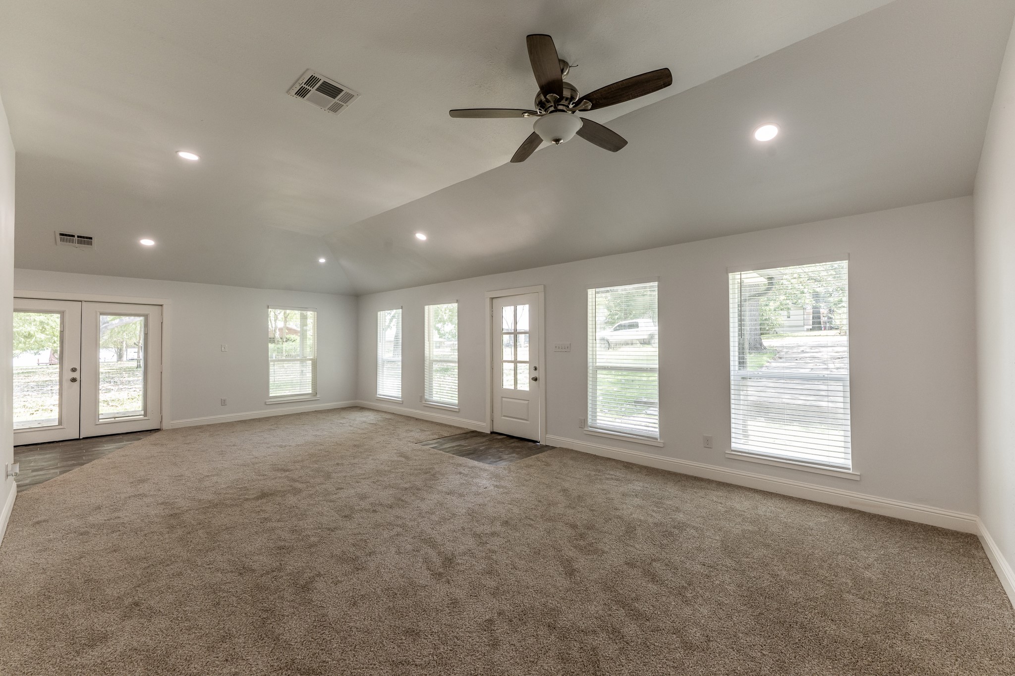 161 Lakeway Circle Property Photo 10
