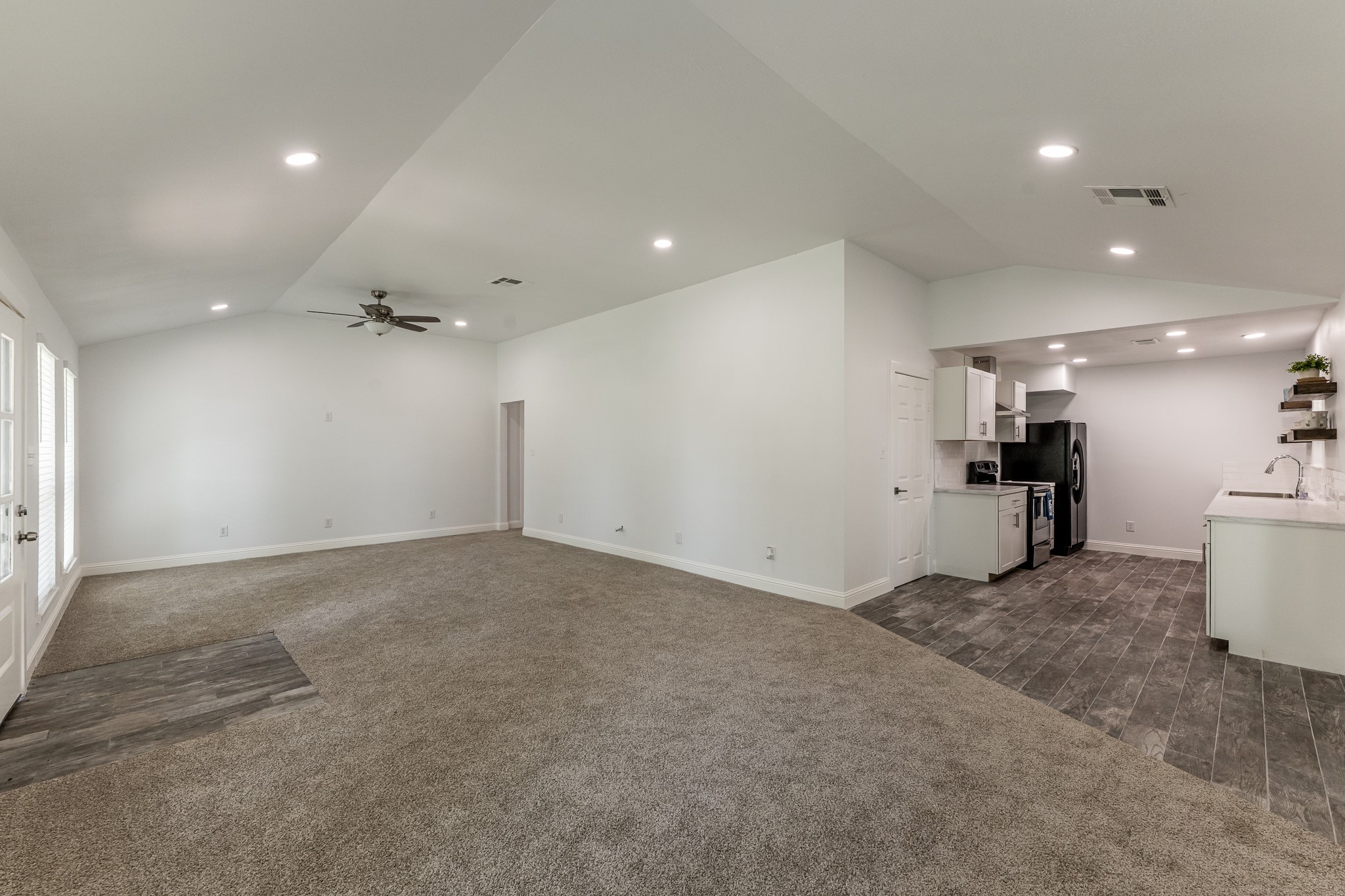 161 Lakeway Circle Property Photo 12