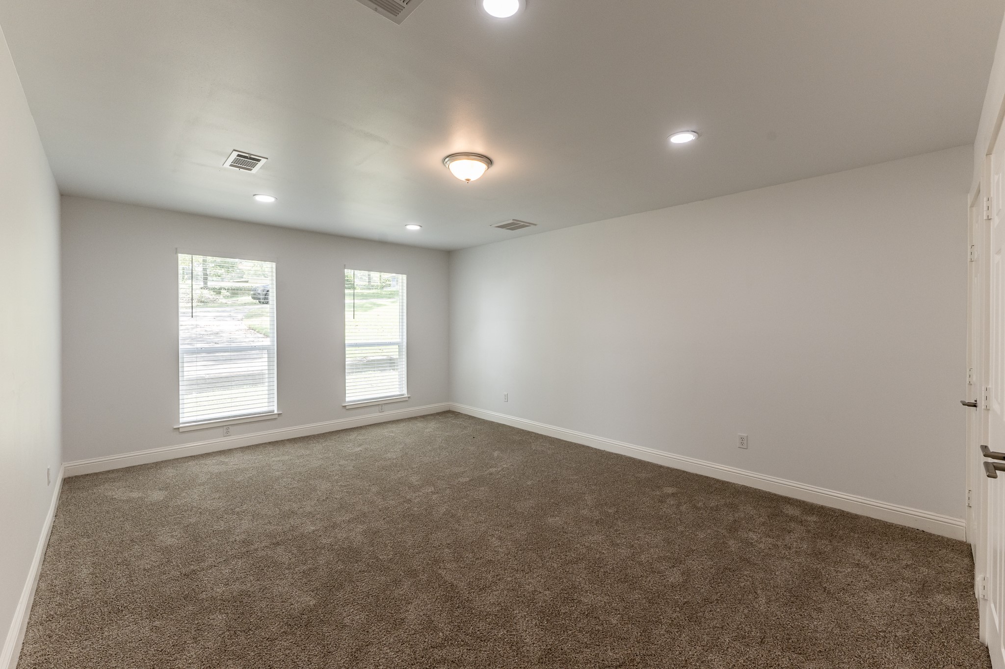161 Lakeway Circle Property Photo 18