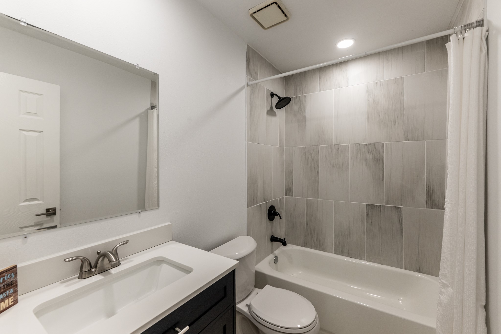 161 Lakeway Circle Property Photo 19