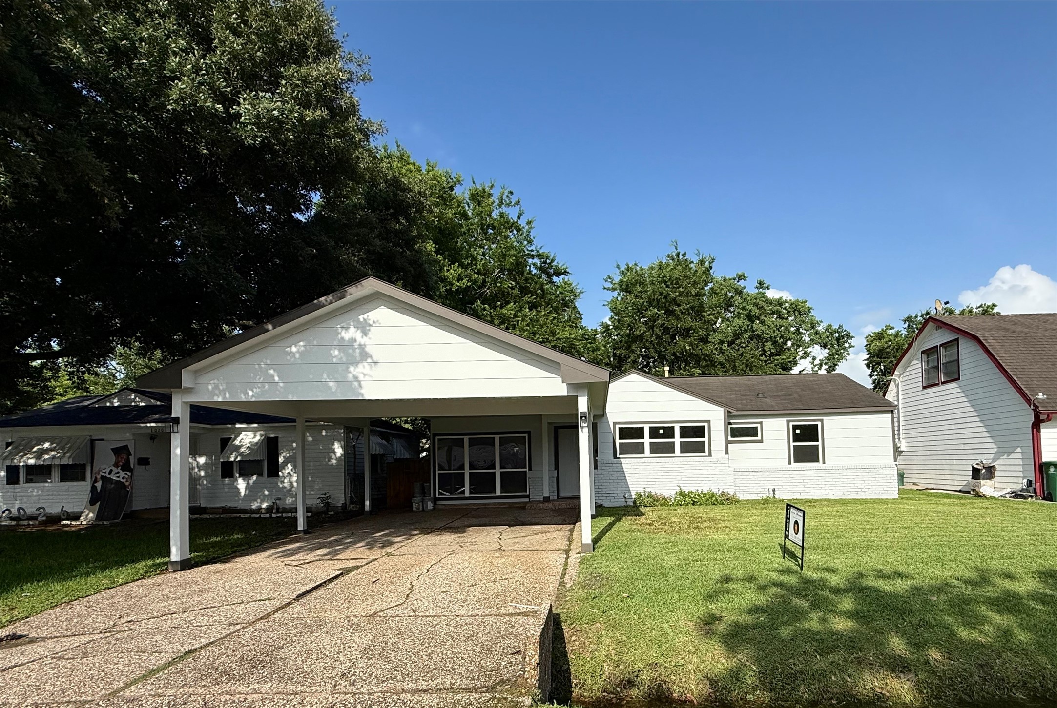 10205 Sierra Drive Property Photo 1