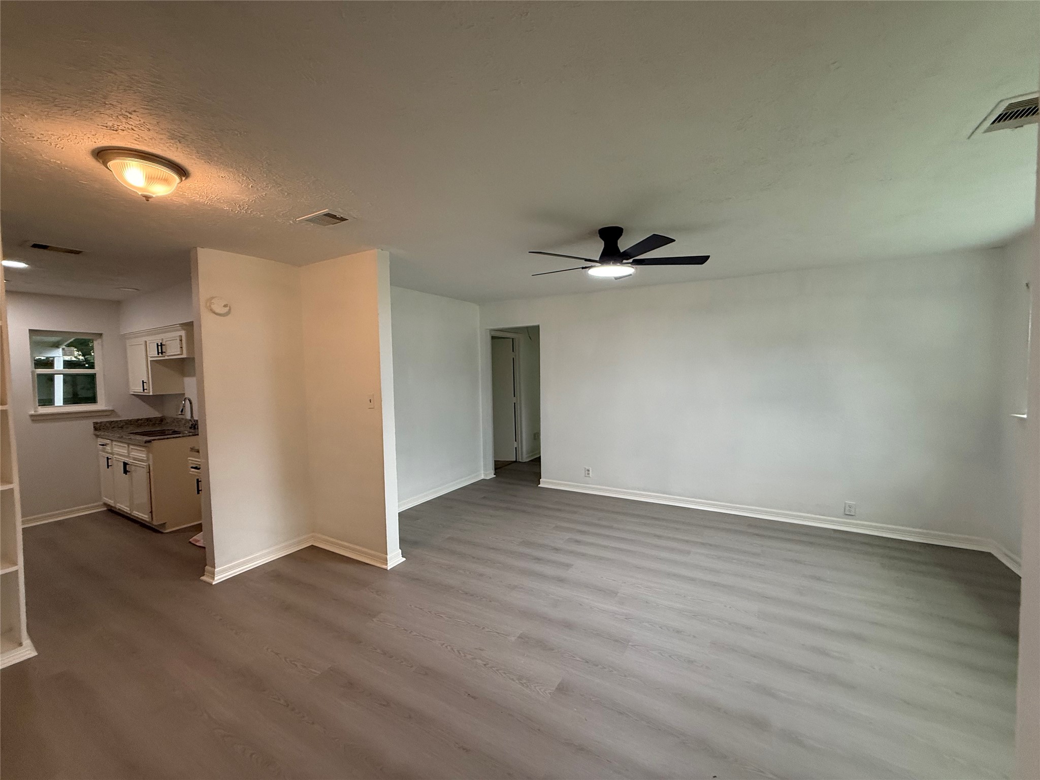 10205 Sierra Drive Property Photo 2