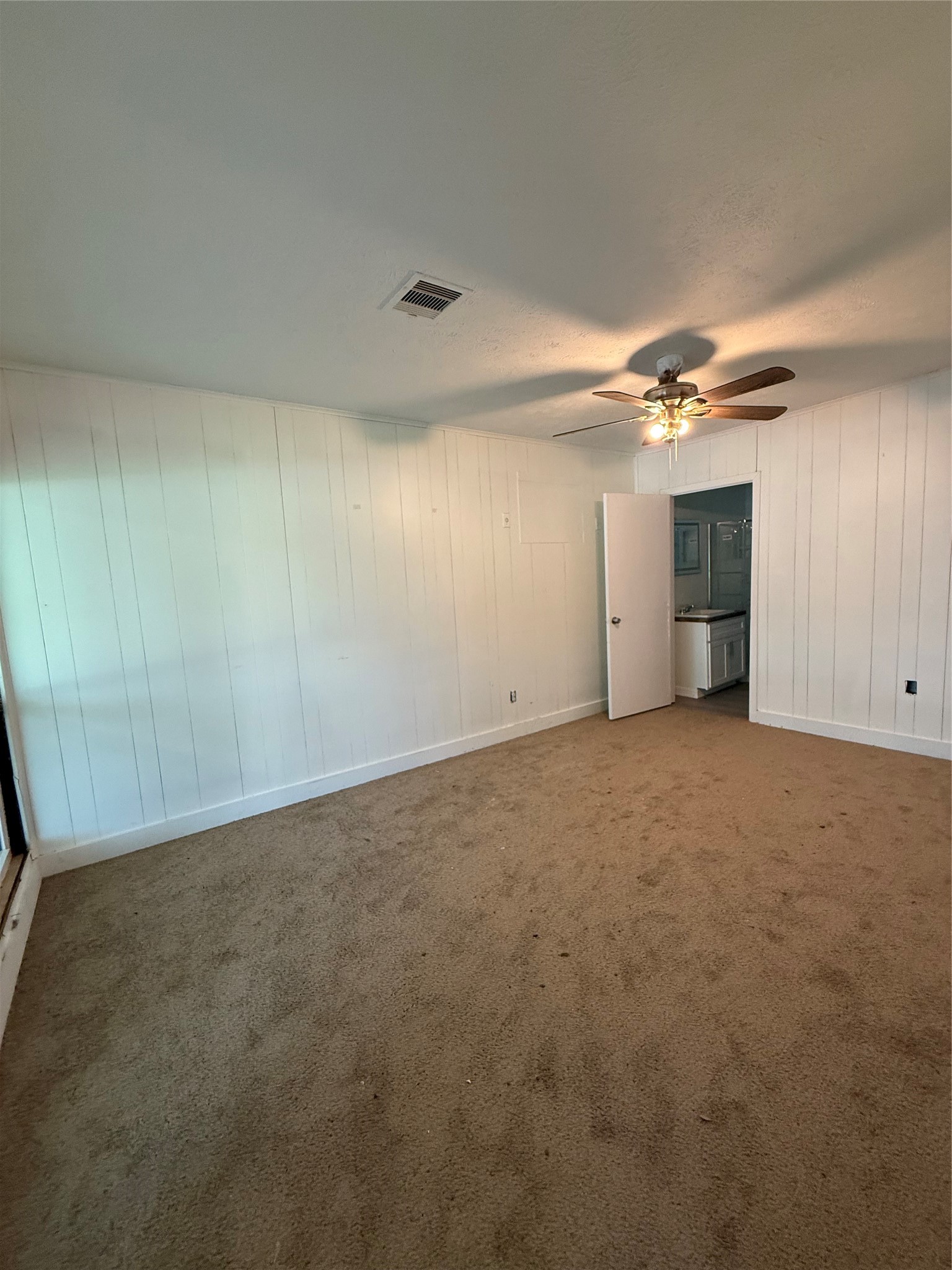 10205 Sierra Drive Property Photo 4