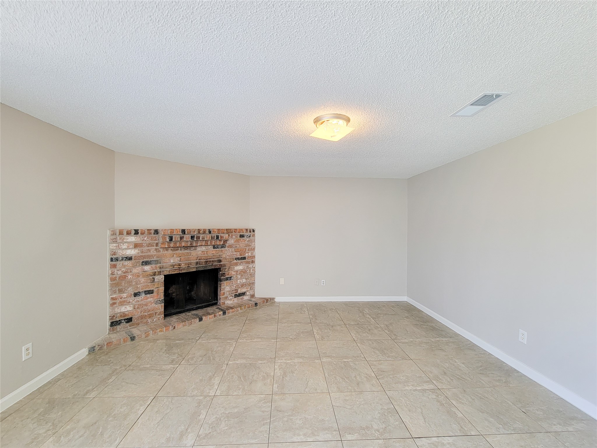 8530 Quail Burg Lane Property Photo 7