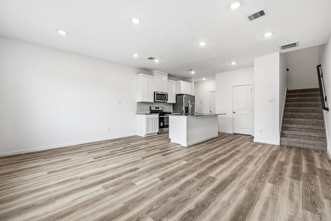 17818 Delmar Heights Property Photo 3