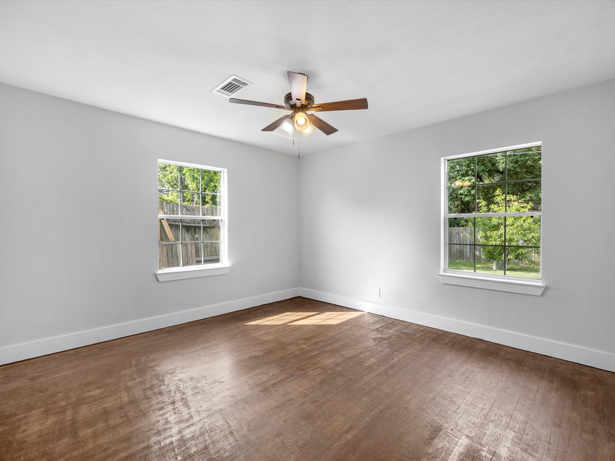 4218 Crenshaw Street Property Photo 9