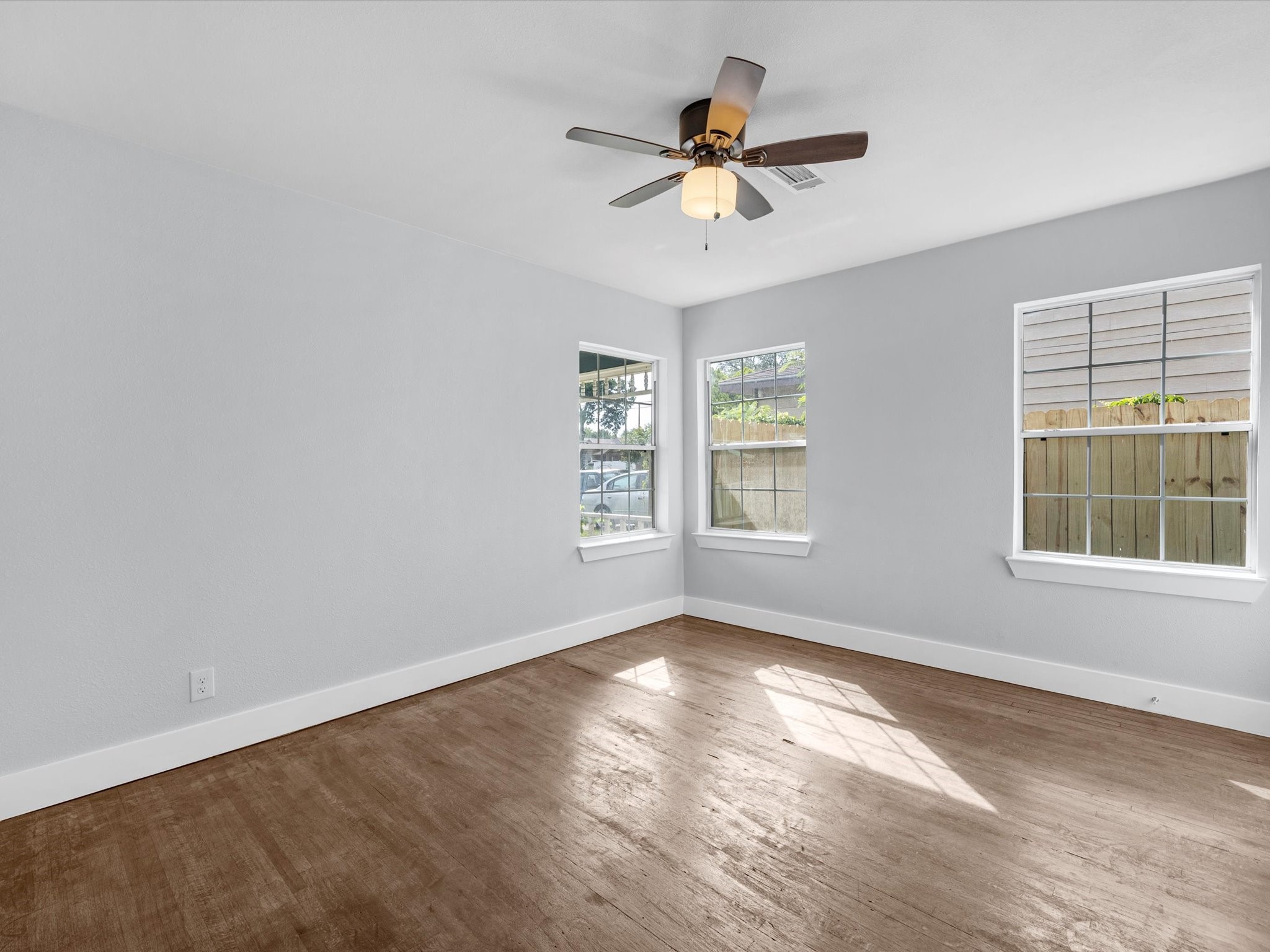 4218 Crenshaw Street Property Photo 10