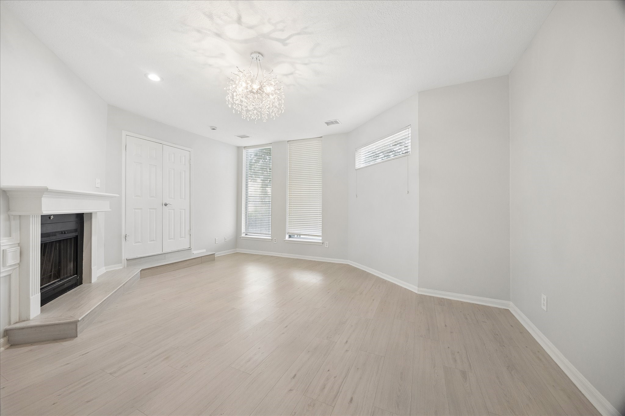 4315 Westheimer Road Property Photo 8