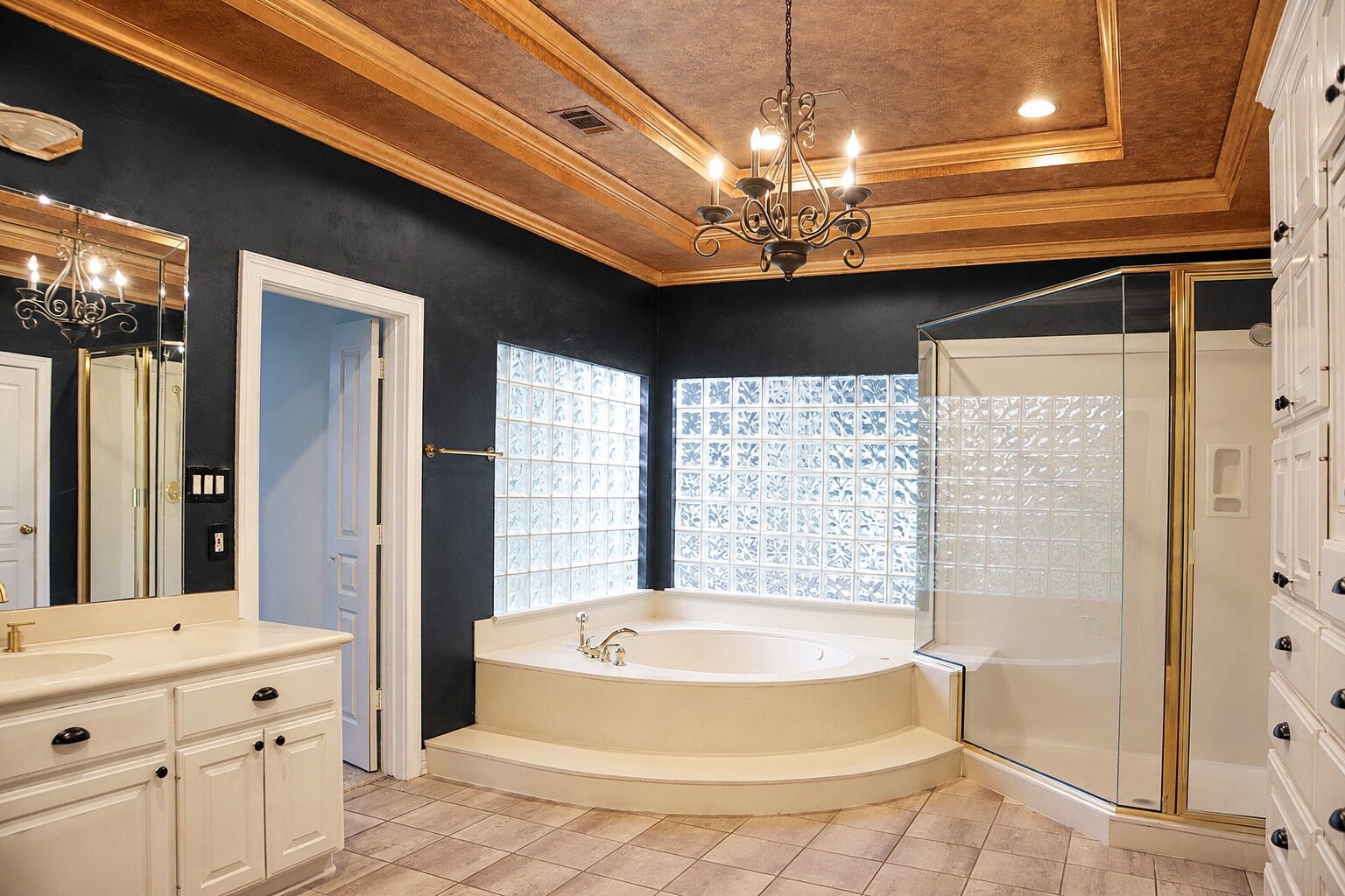43 Wincrest Falls Drive Property Photo 14