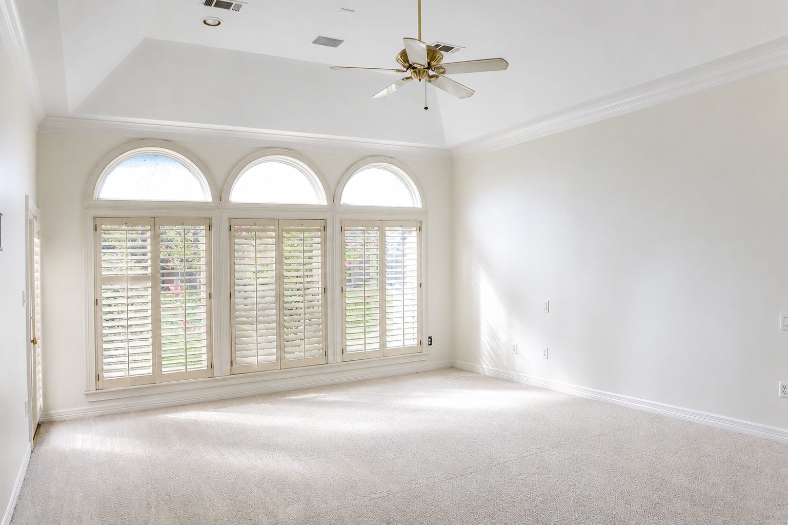 43 Wincrest Falls Drive Property Photo 15