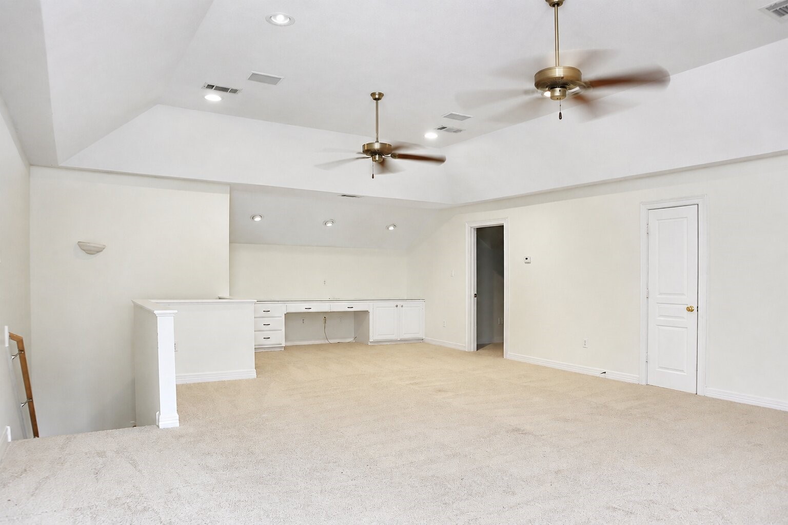 43 Wincrest Falls Drive Property Photo 17