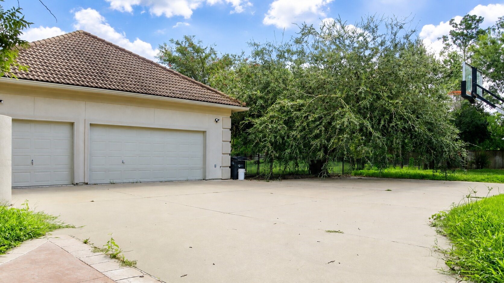 43 Wincrest Falls Drive Property Photo 19