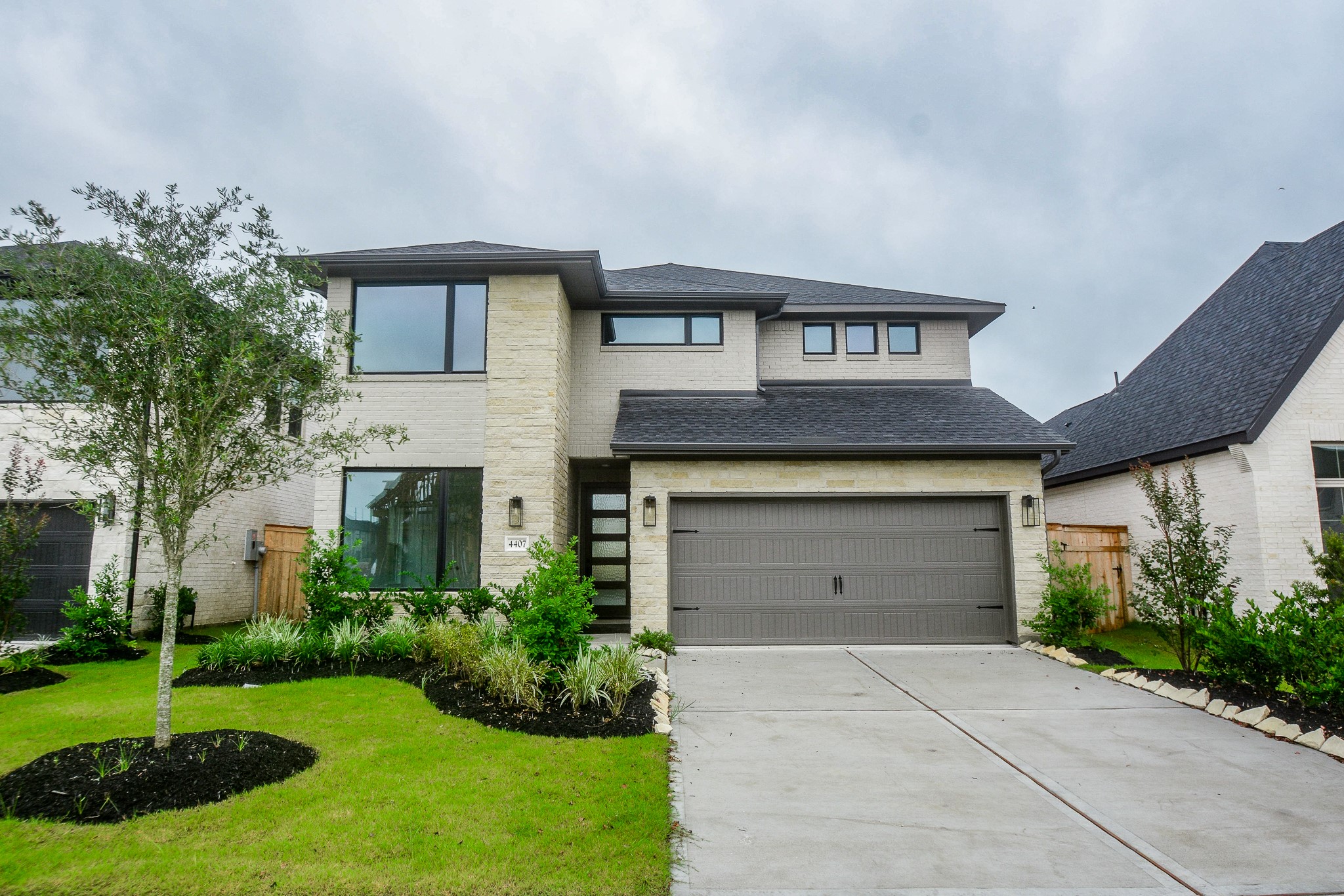 4407 Ruby Garden Court Property Photo 2