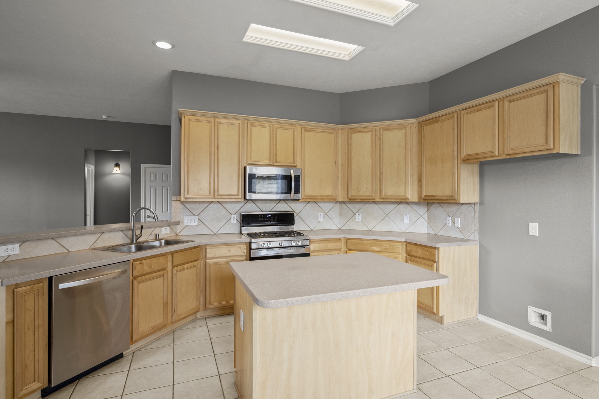 21702 Mileham Lane Property Photo 9