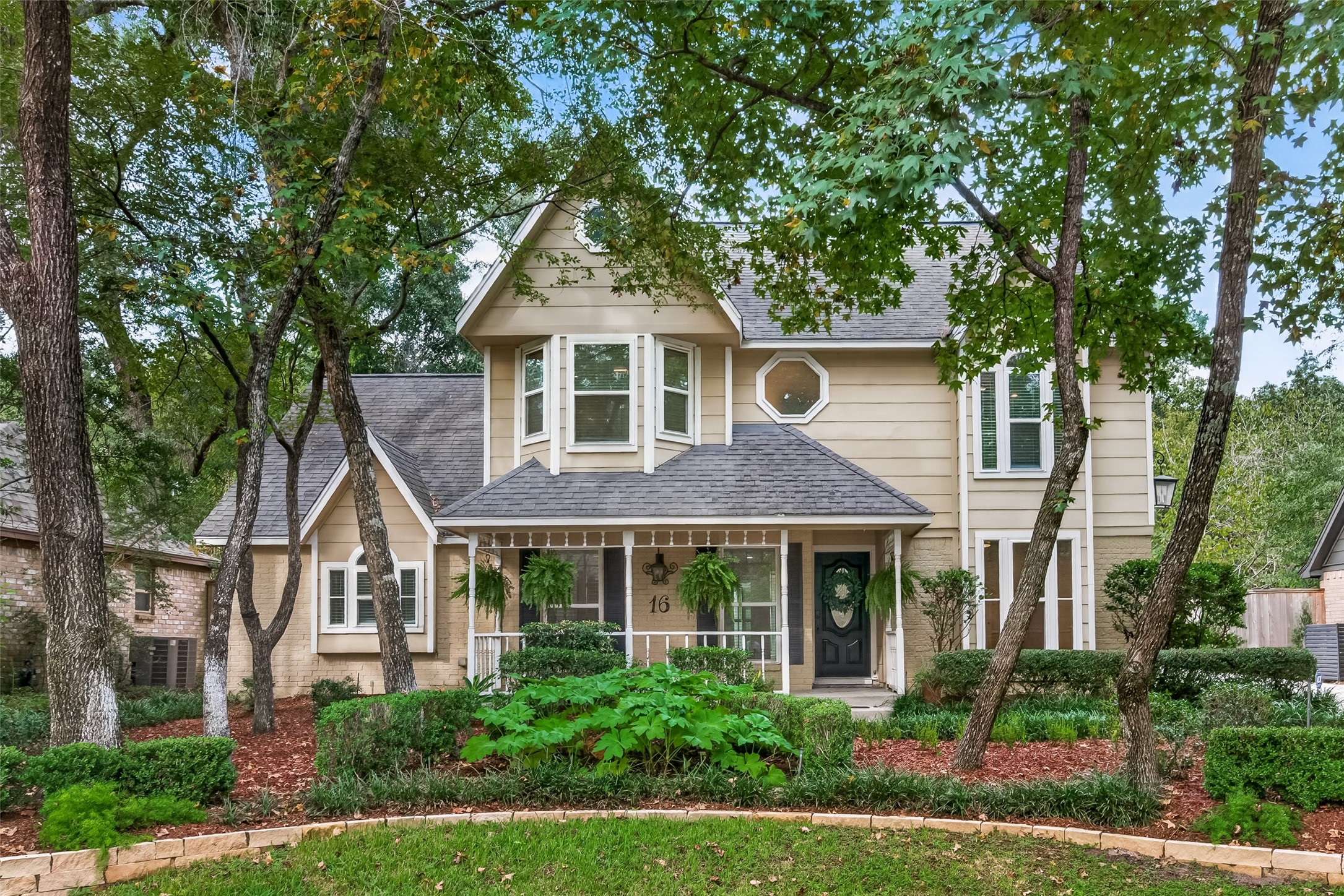 16 Mayfair Grove Court Property Photo 1