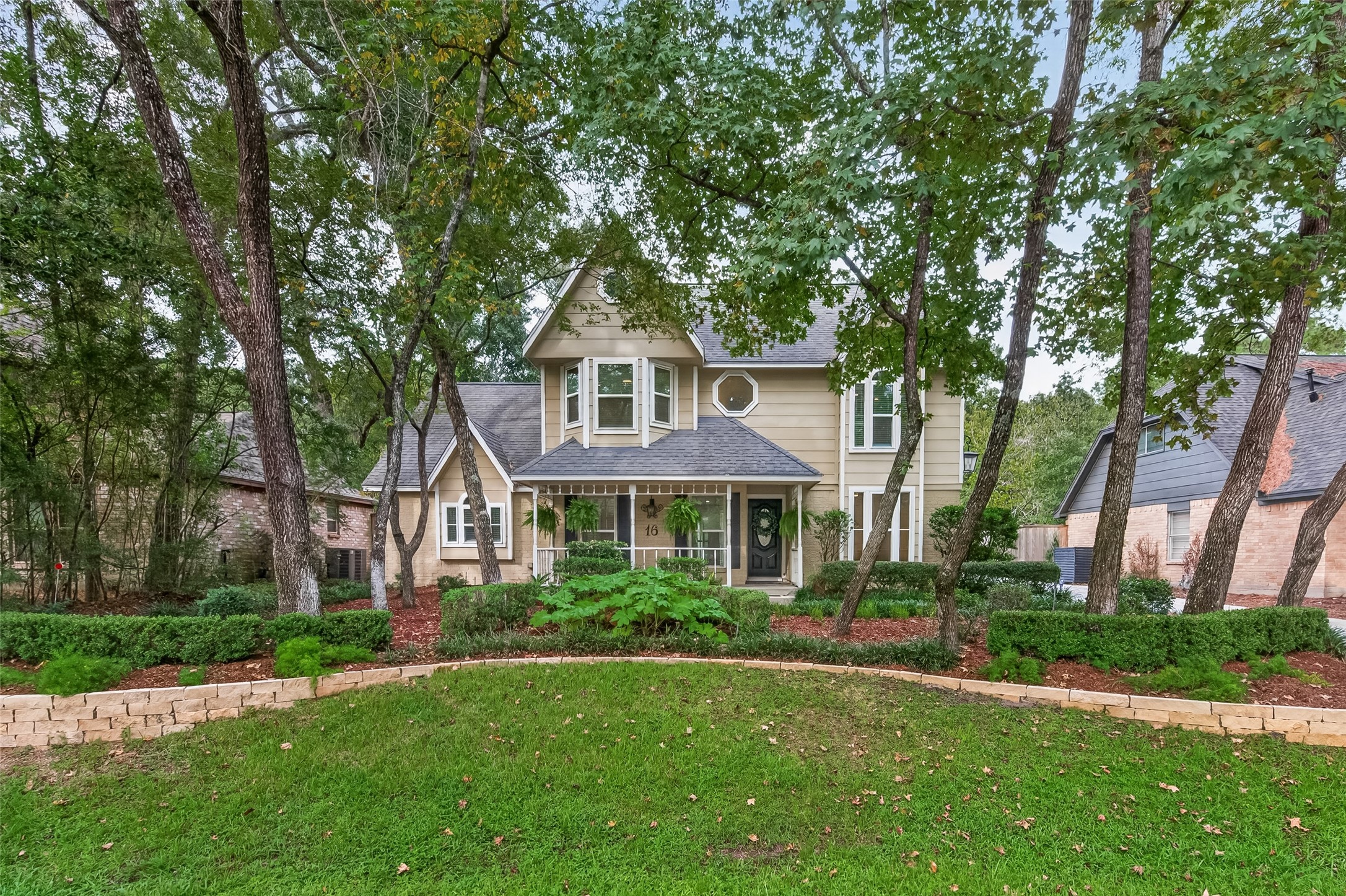 16 Mayfair Grove Court Property Photo 3