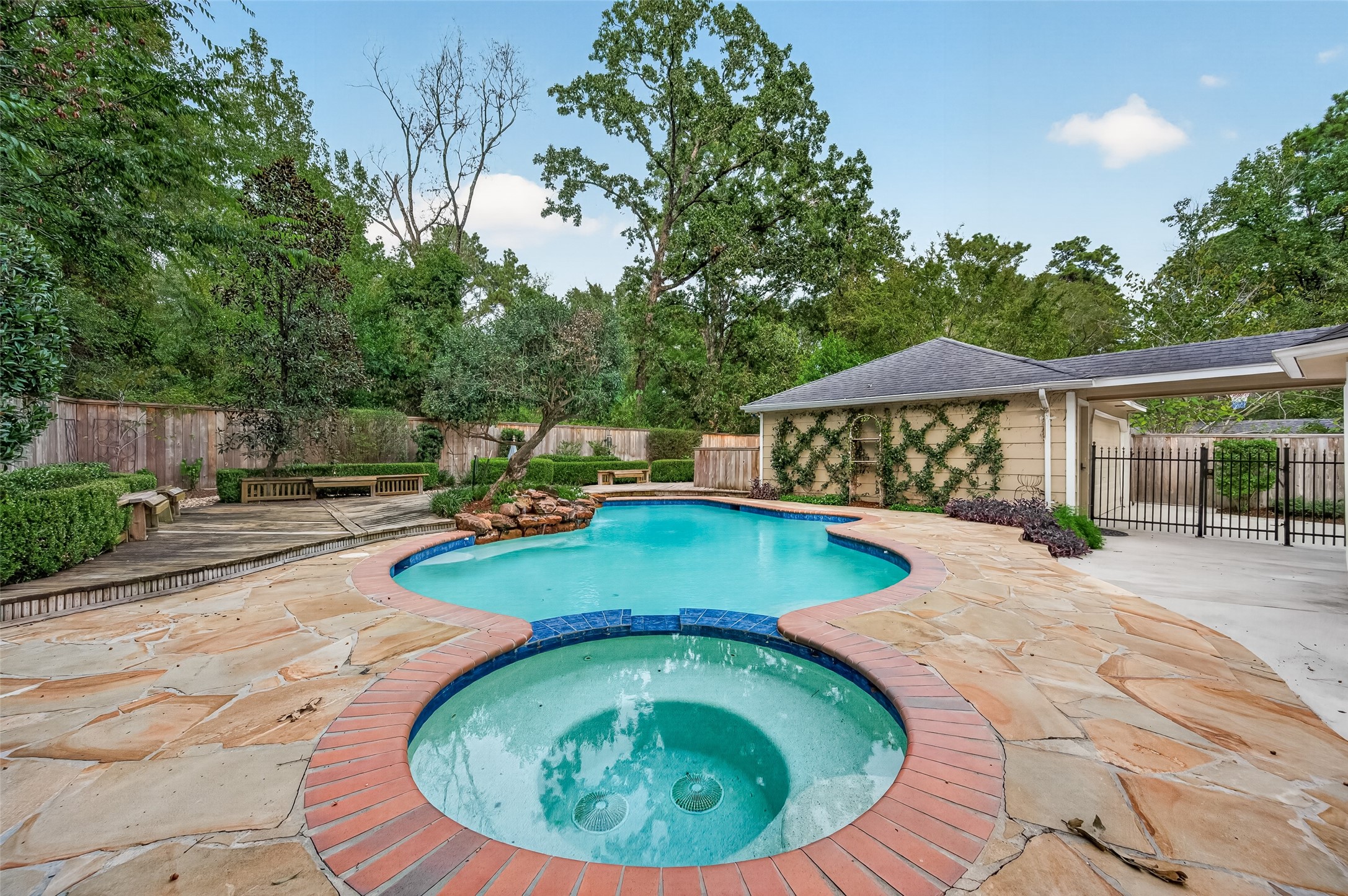 16 Mayfair Grove Court Property Photo 38