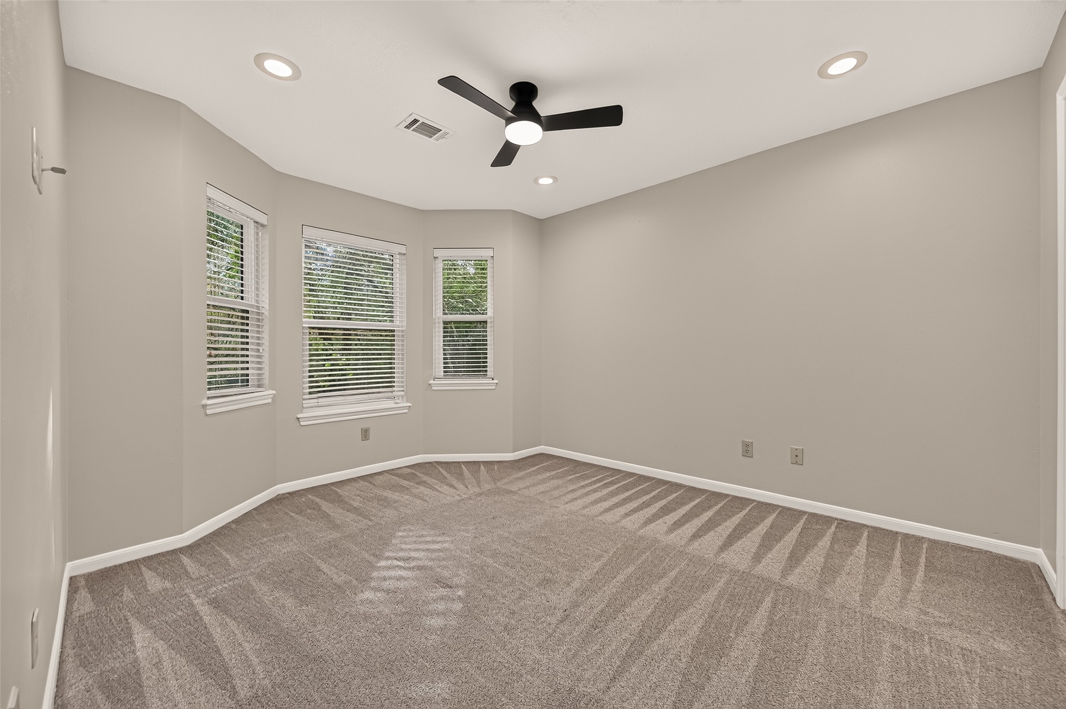 16 Mayfair Grove Court Property Photo 43