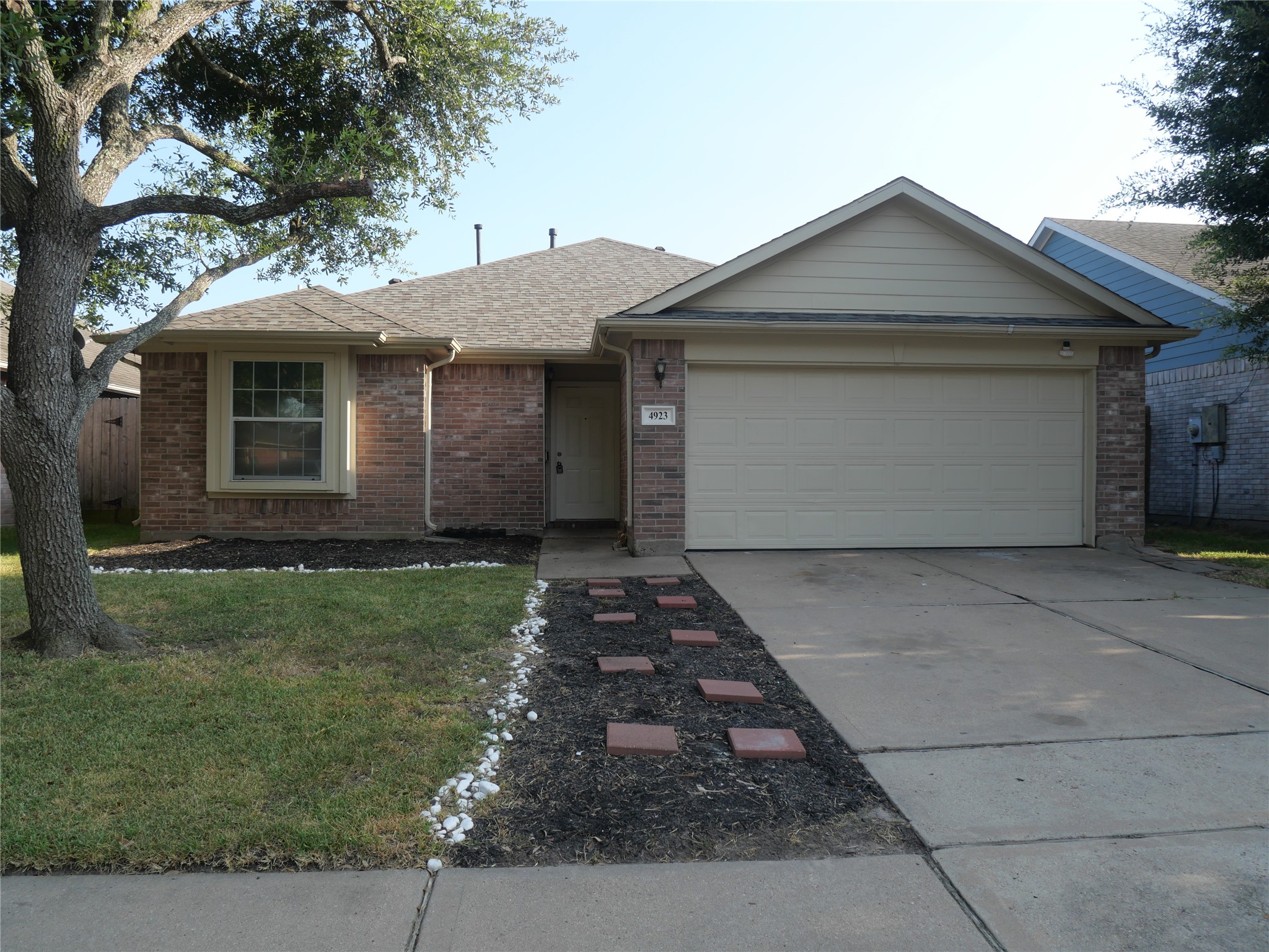 4923 Callery Creek Drive Property Photo 2