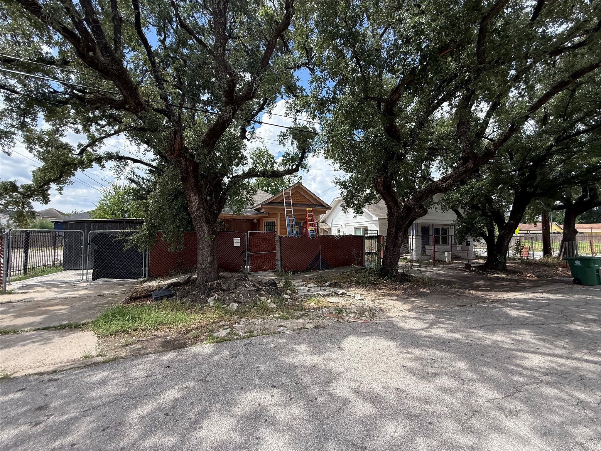 2319 Mckee Street Property Photo 2